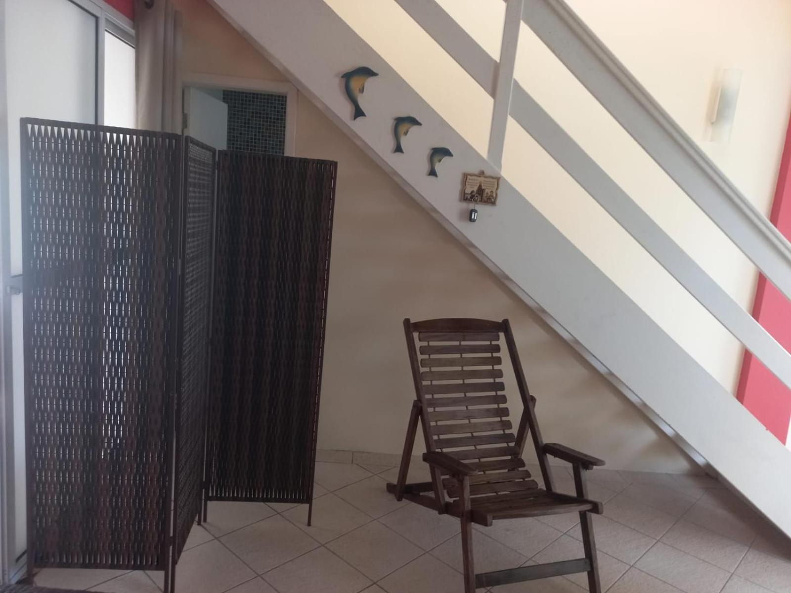 SOBRADO-BERTIOGA-Uso exclusivo para grupos de até 12 pessoas em 1 até 4 suítes