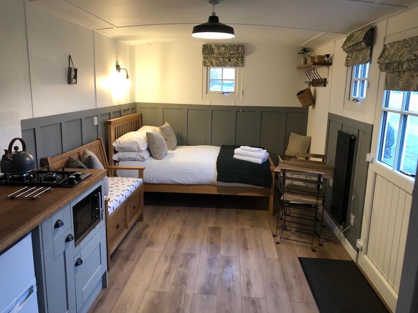 Clay Bank Huts, Roseberry Shepherds Hut
