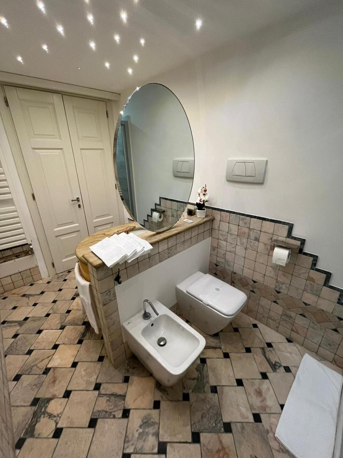 Casa Cavour Viterbo en Viterbo — bathroom