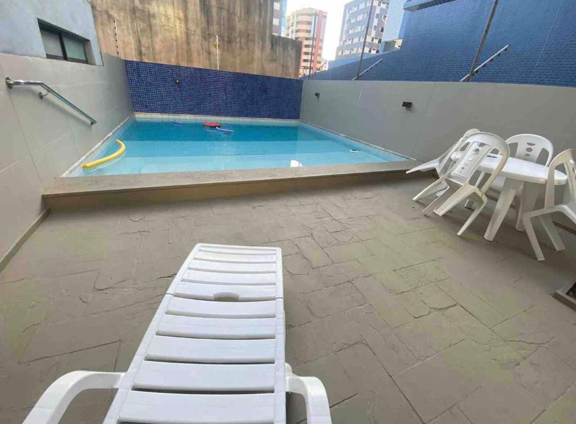 Praia Ponta Verde com garagem, Wi-fi, piscina, lavadora roupas - Apto 202