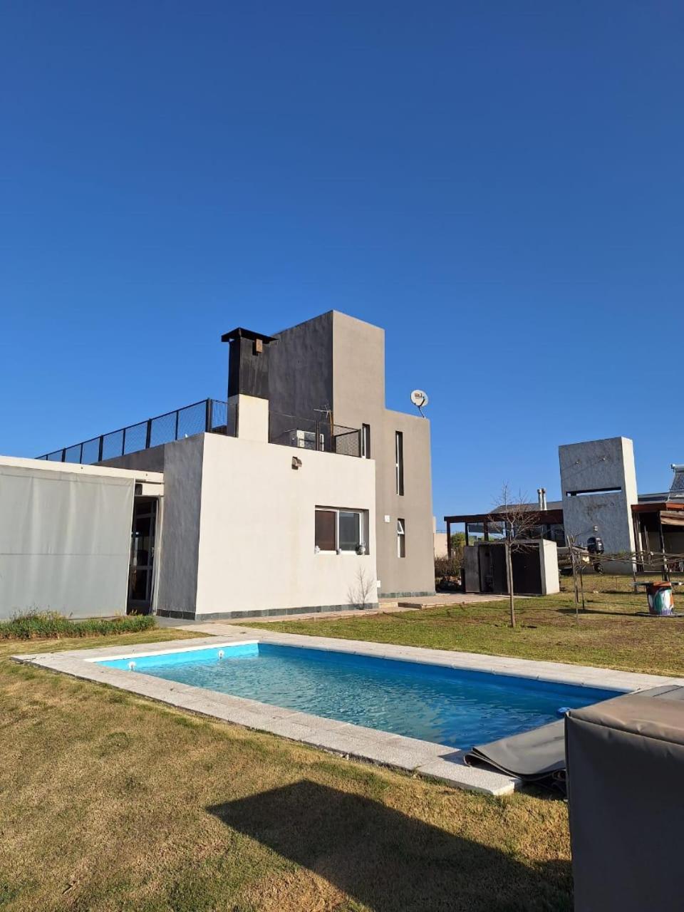 Casa en Barrio Privado Puerto del Aguila