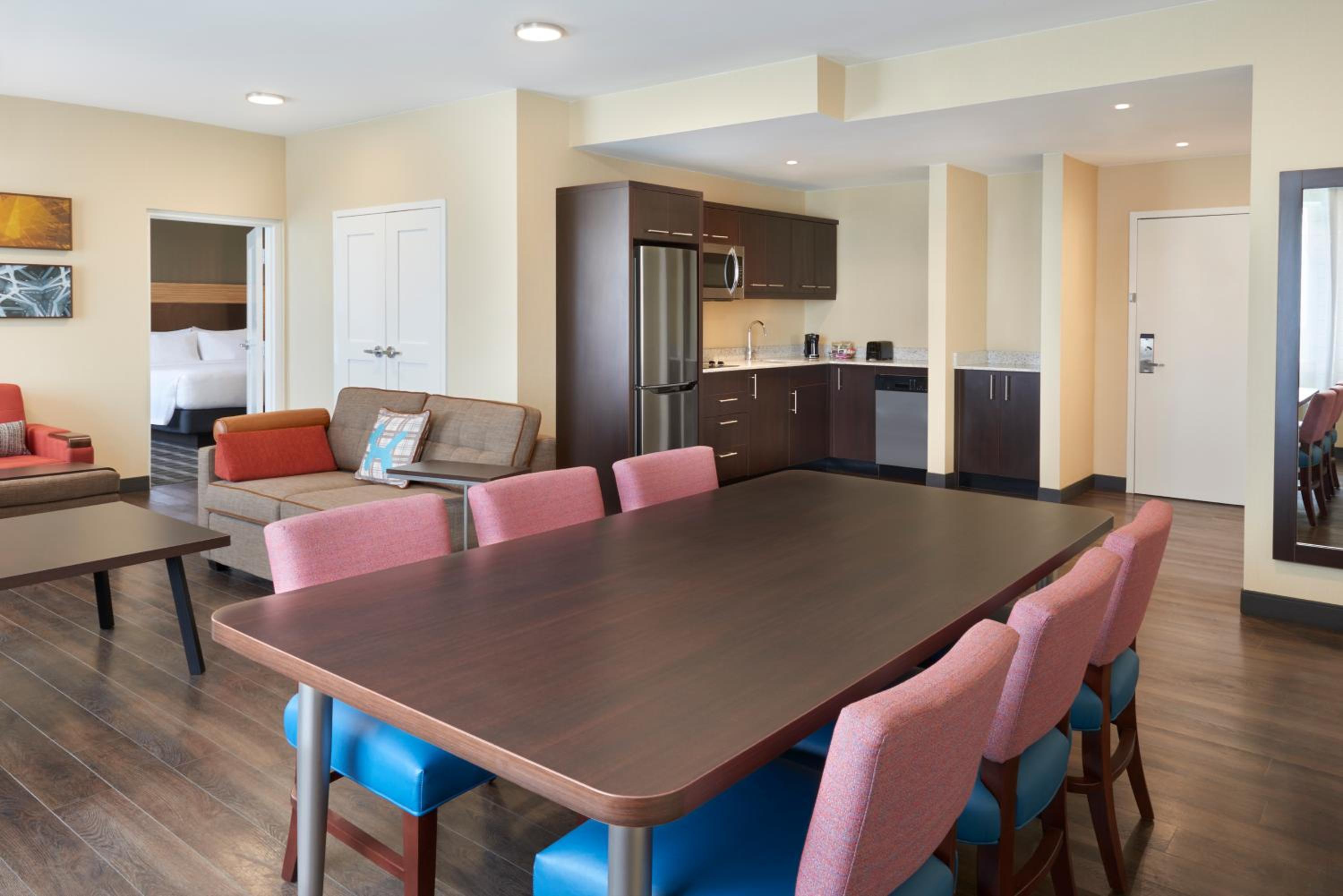 TownePlace Suites by Marriott Toronto Oakville - Property Image 42