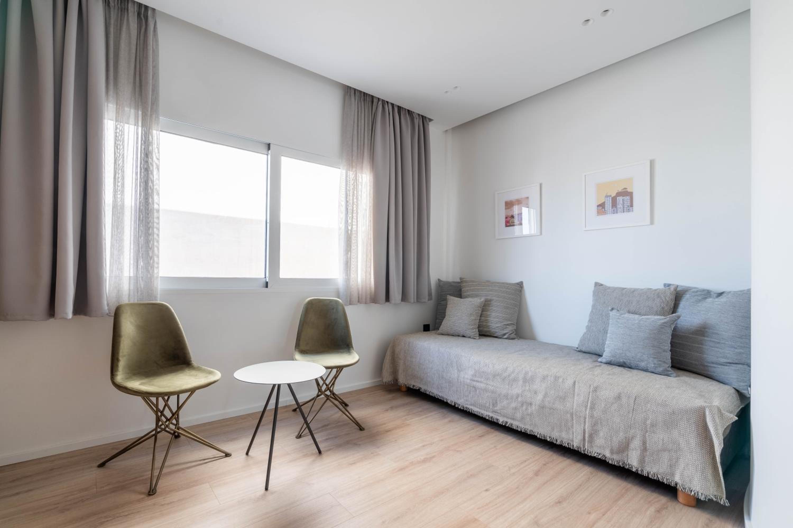 ERMOU 40 SUITES