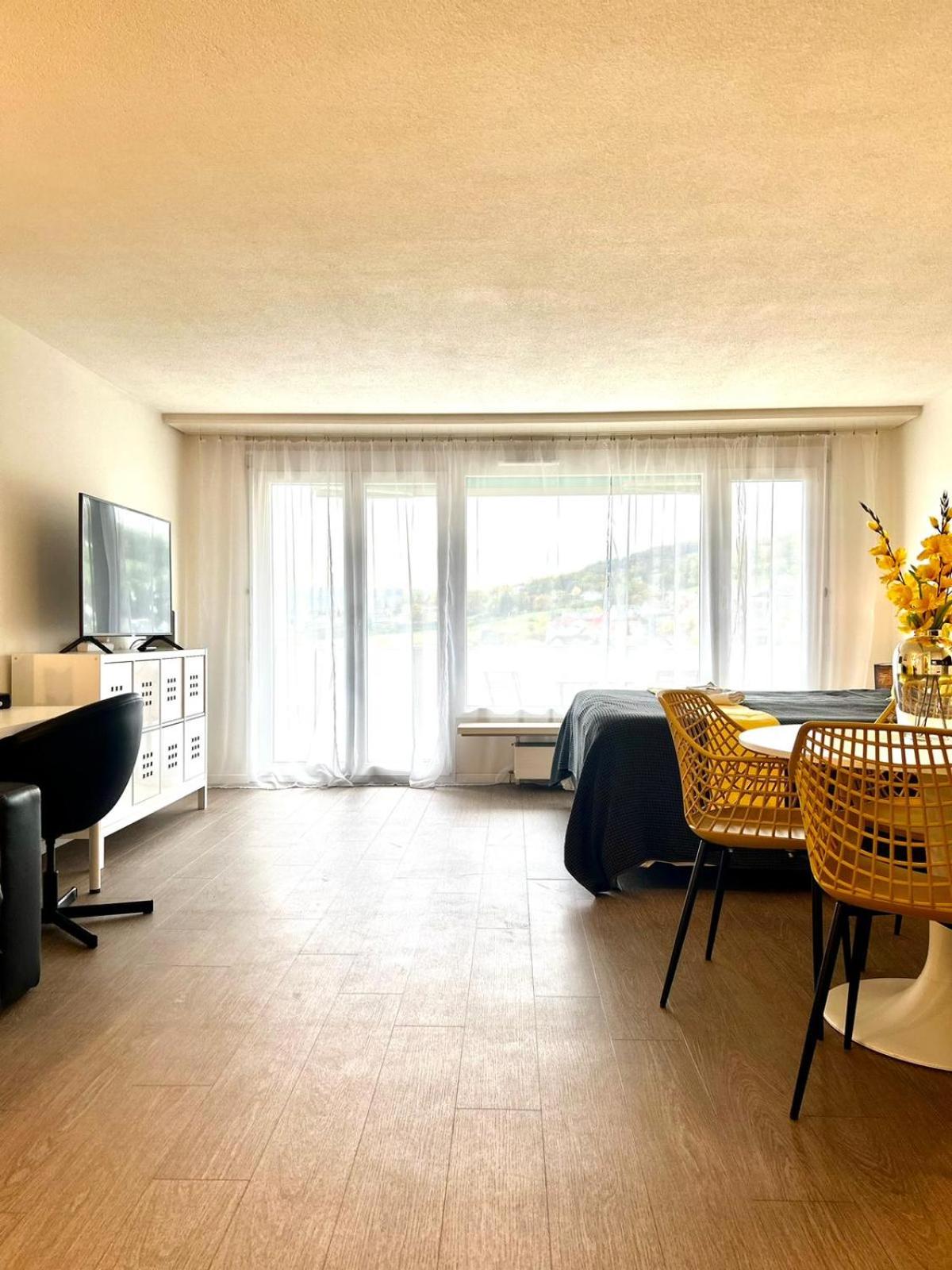 Little Penthouse ****