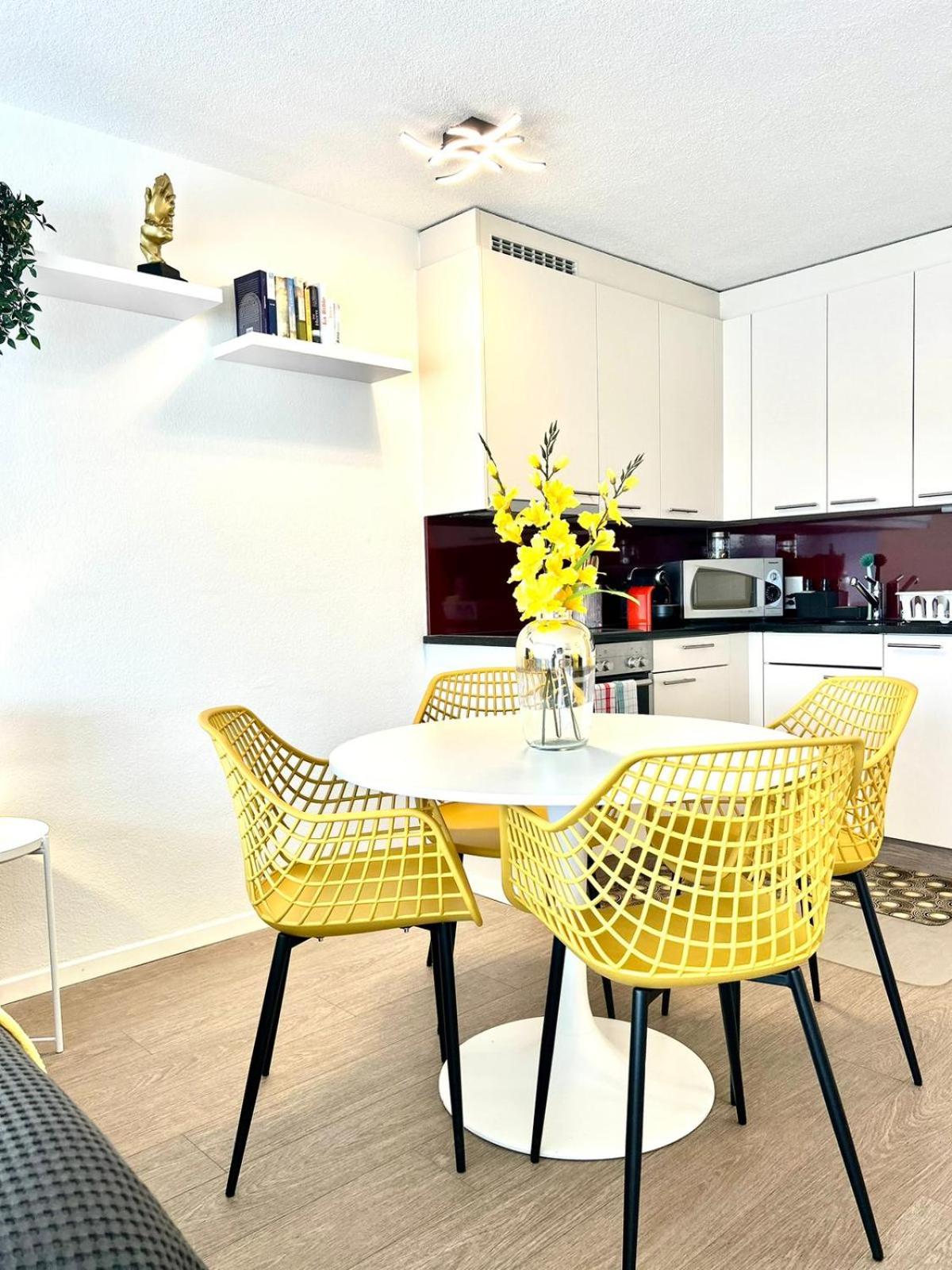 Little Penthouse ****