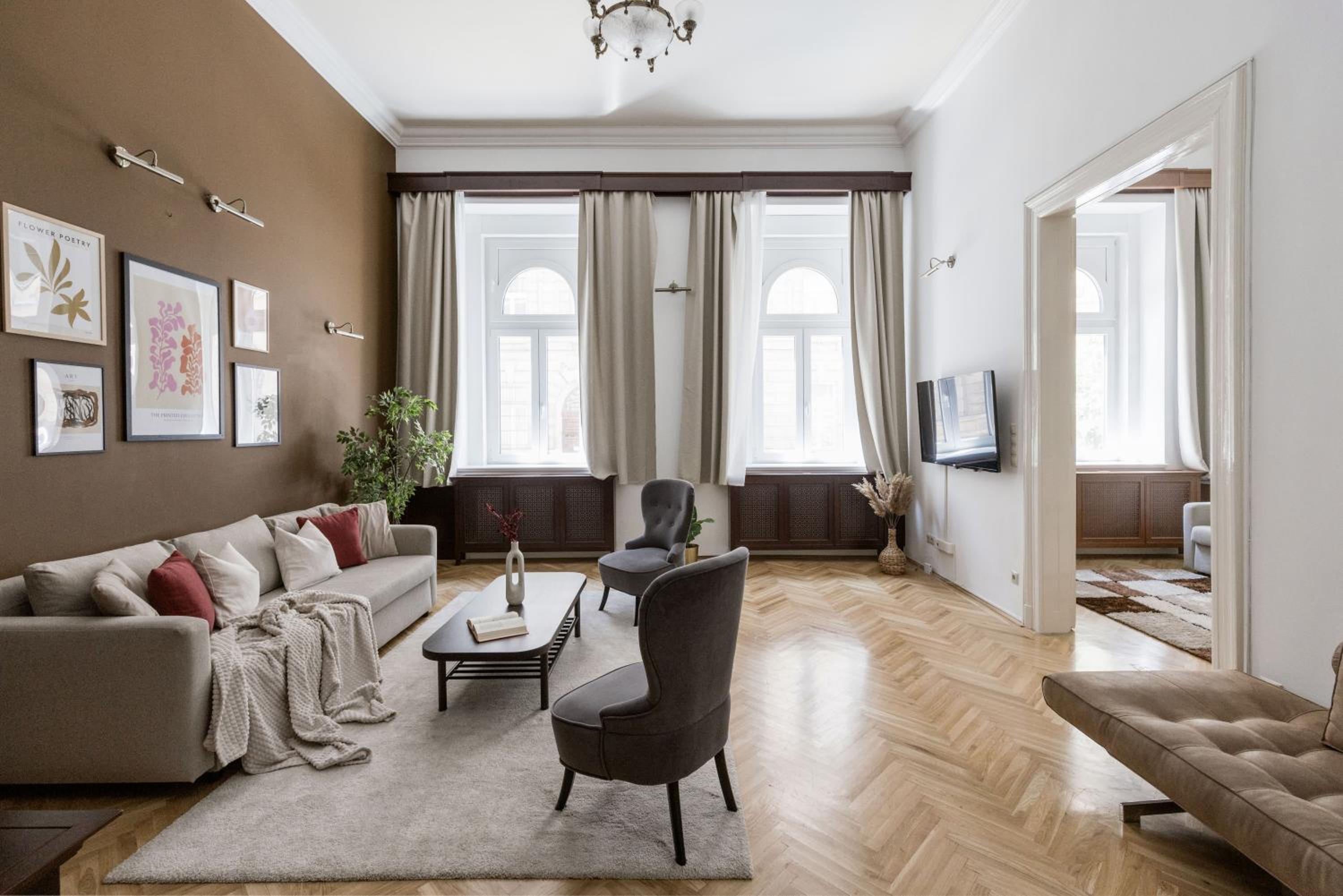 Luxe, Historic Home Downtown Landmarks 19 Century view 3