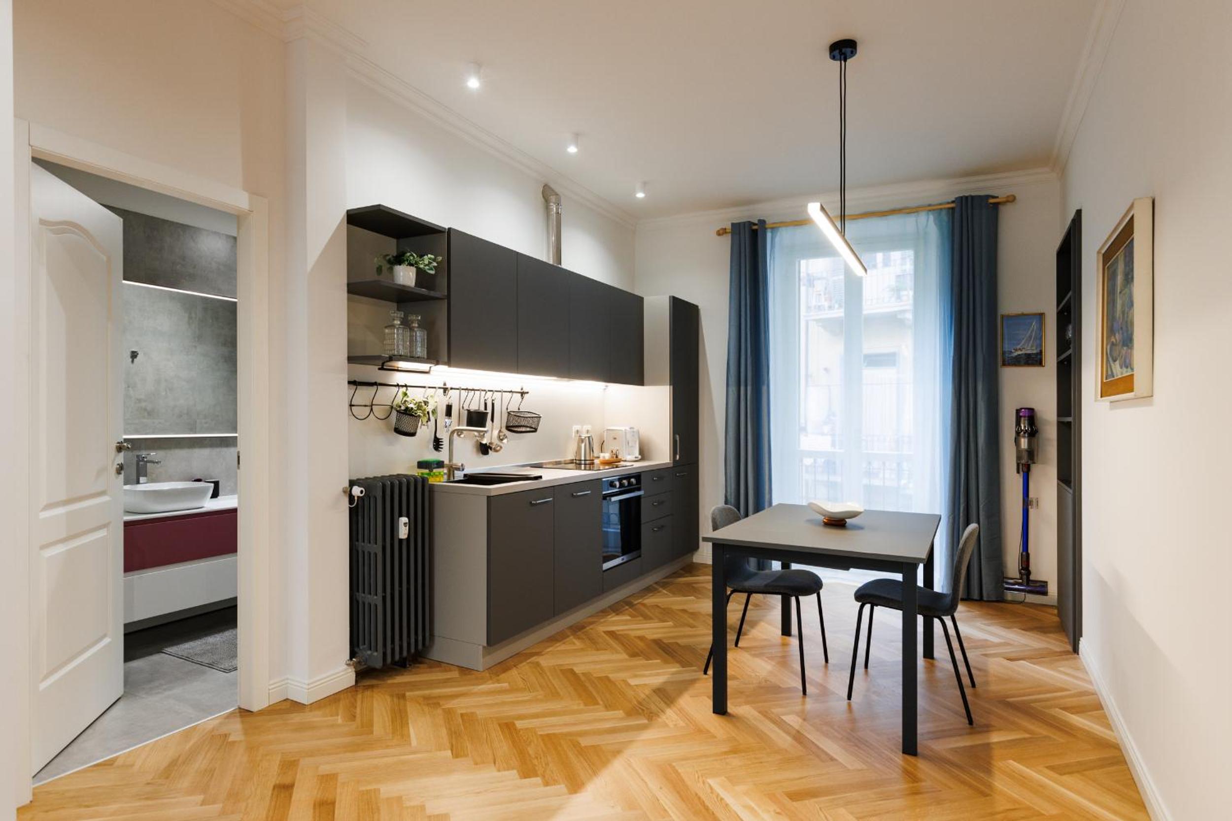 EASY FLAT MANIN view 3