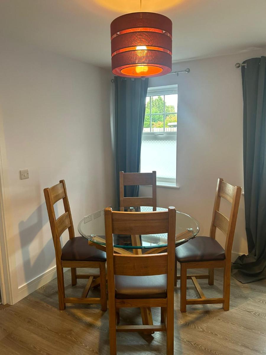 RentUnique St Georges 2x 2 bed amazing apartments moments from centre view 3