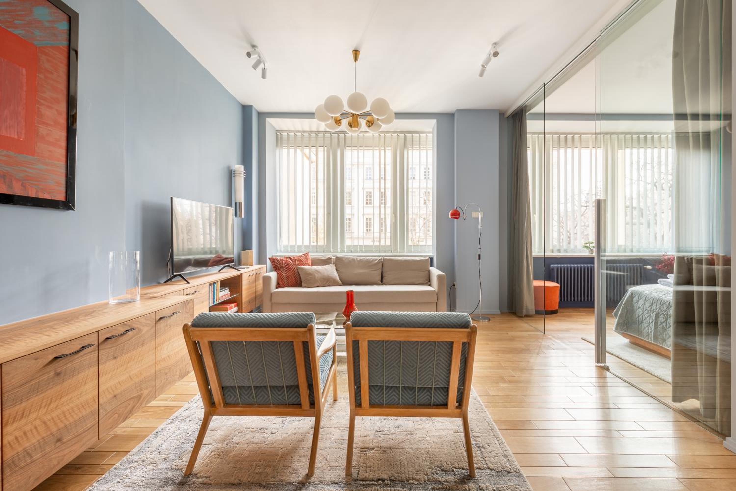 Budapest Vacations - Bauhaus Luxury 2-Bedroom in The Absolute Center - Property Image 3