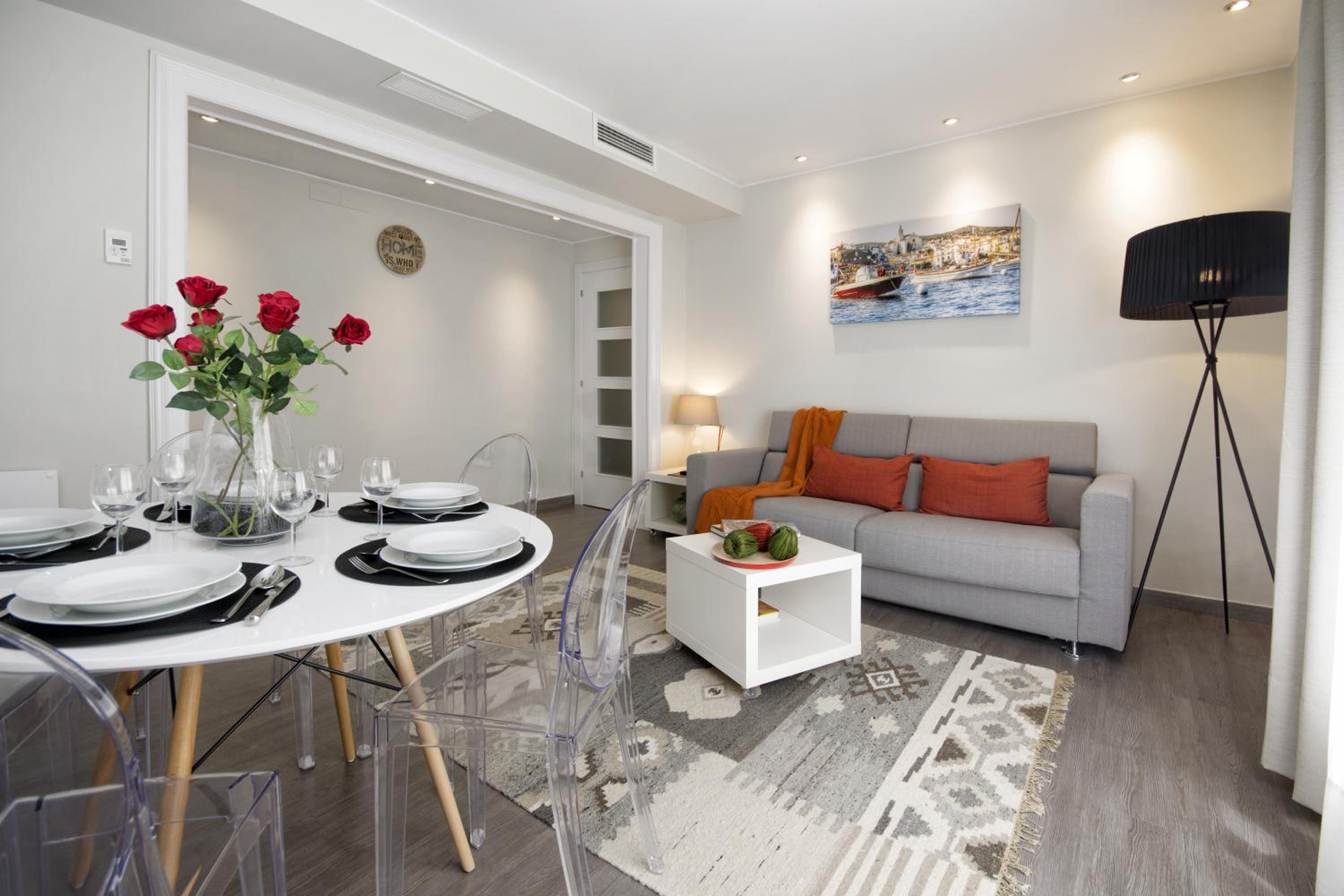 Eixample Building Apartments by Mercedes Heritage