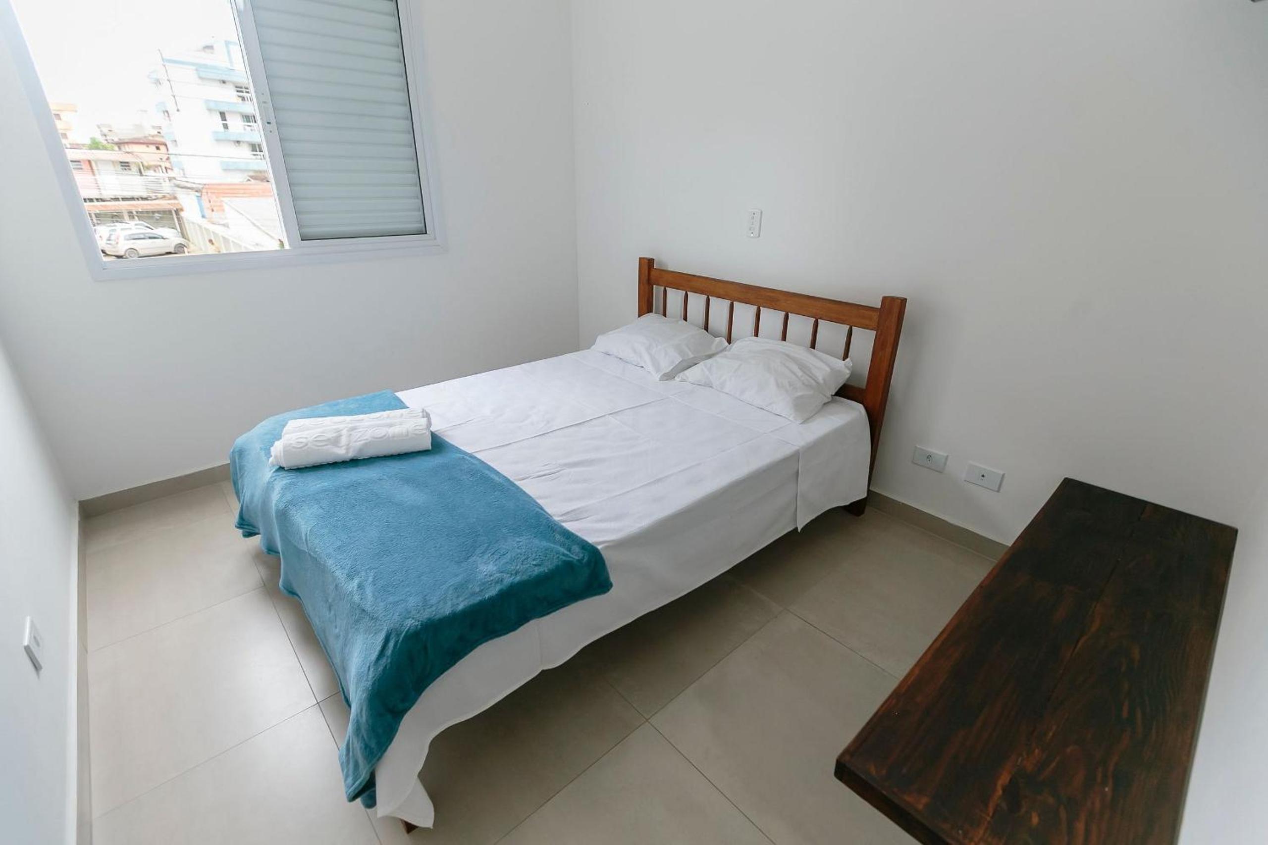 RJI - Apartamentos próximos da praia de Itaguá