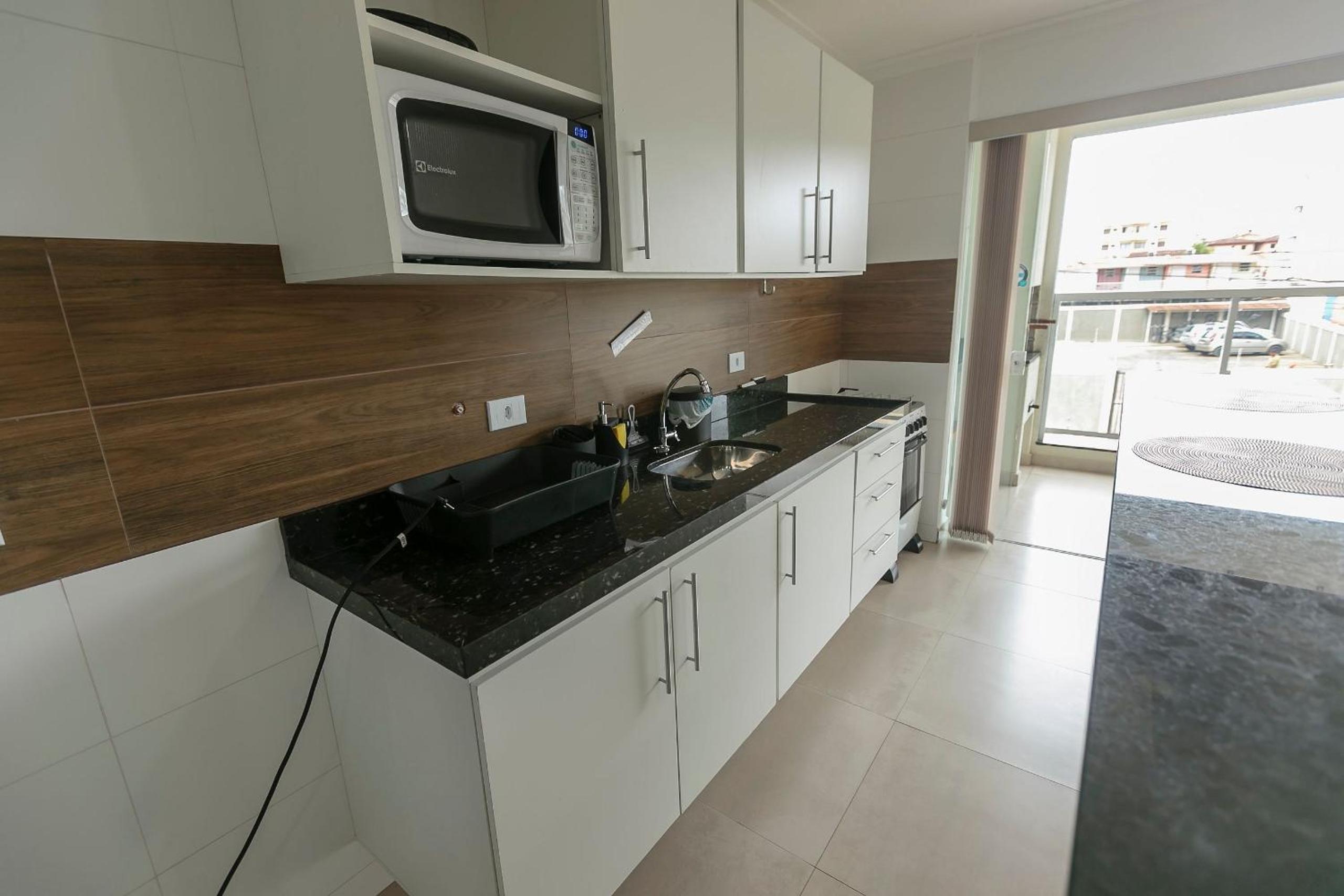 RJI - Apartamentos próximos da praia de Itaguá