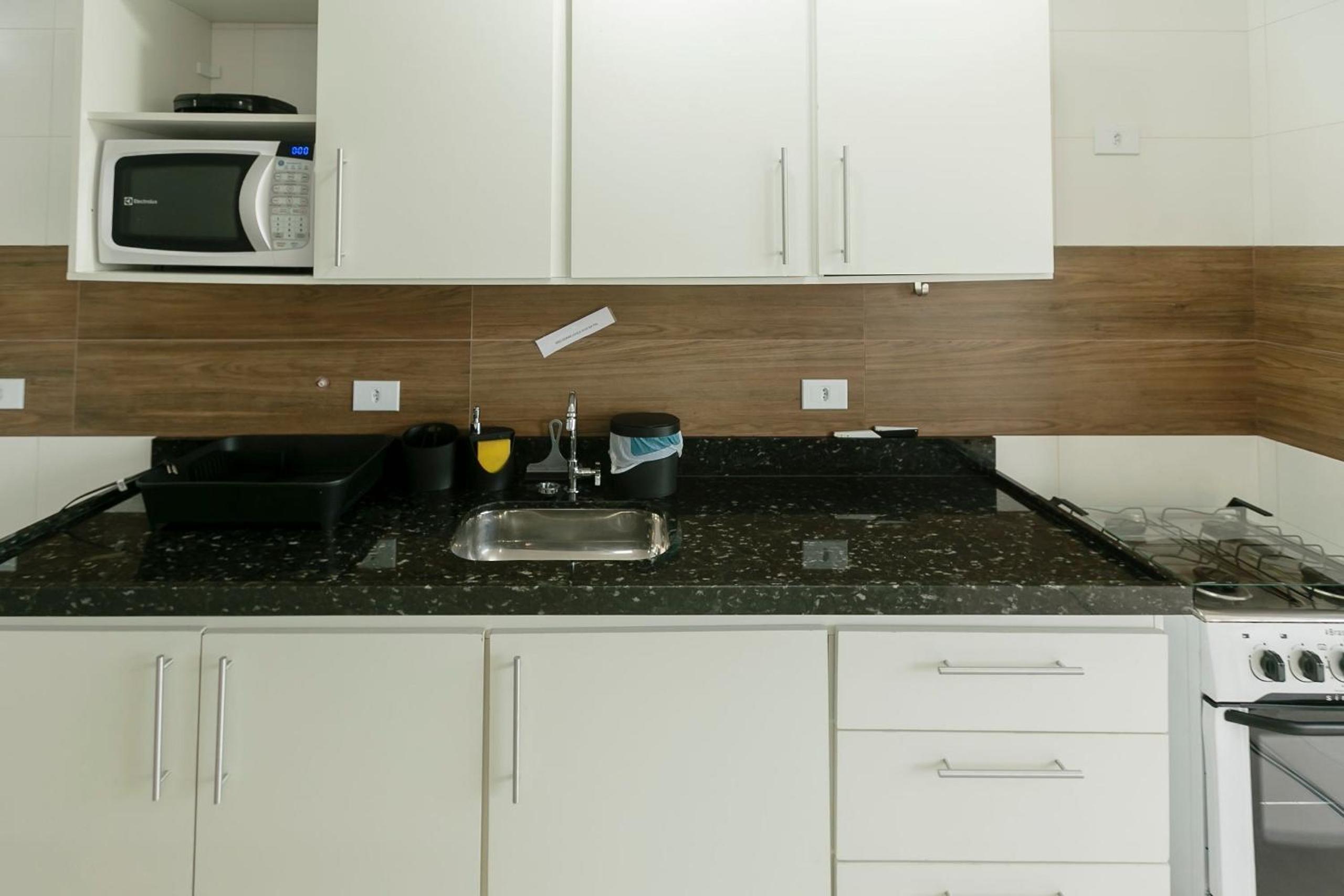 RJI - Apartamentos próximos da praia de Itaguá