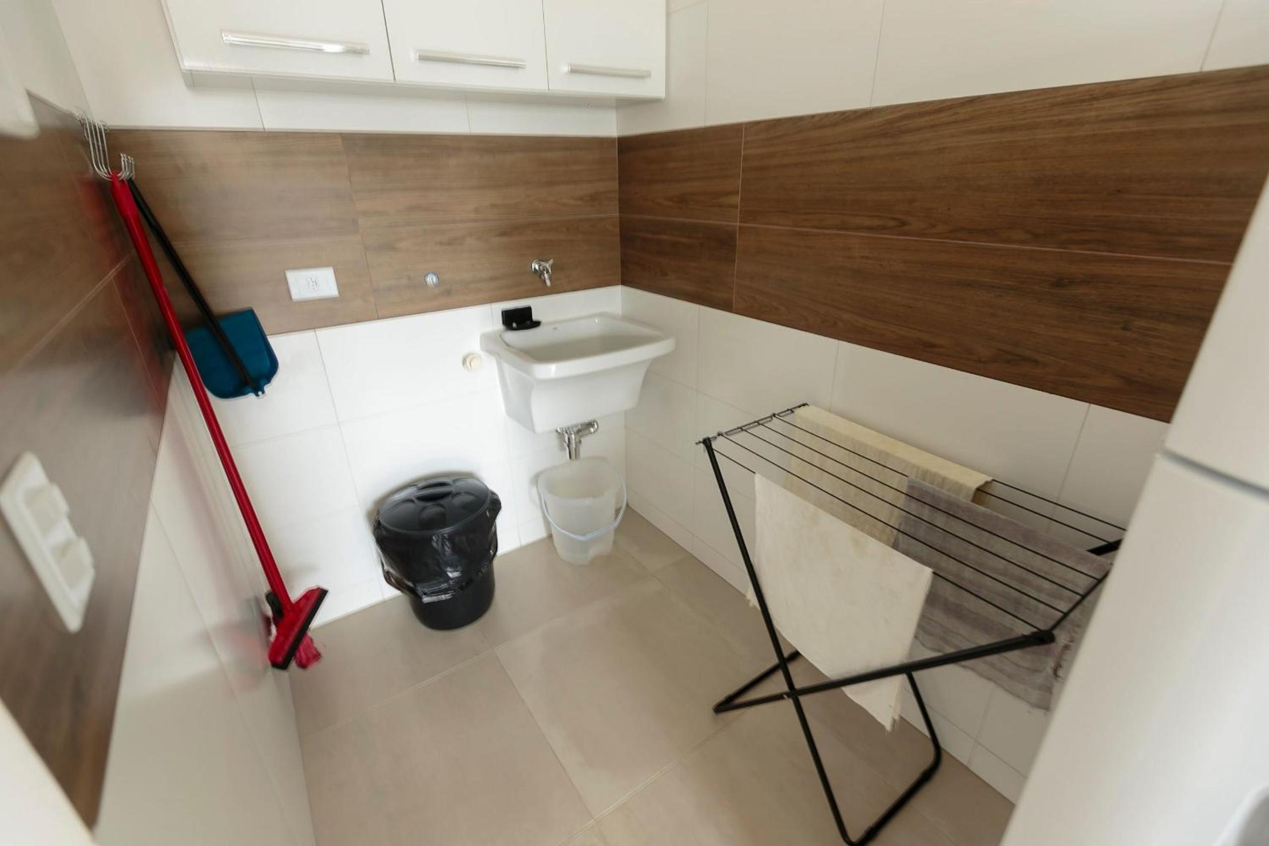 RJI - Apartamentos próximos da praia de Itaguá