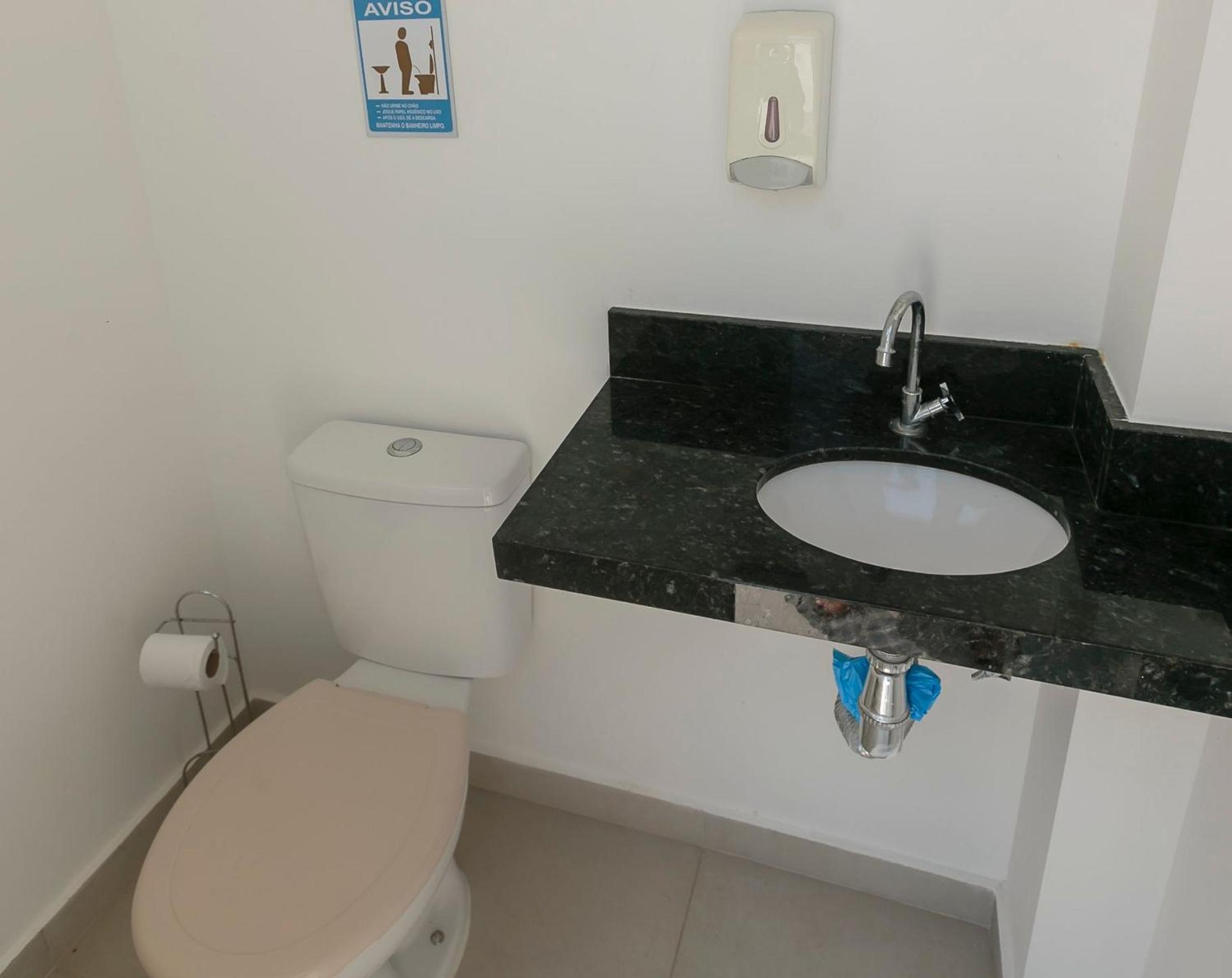 RJI - Apartamentos próximos da praia de Itaguá