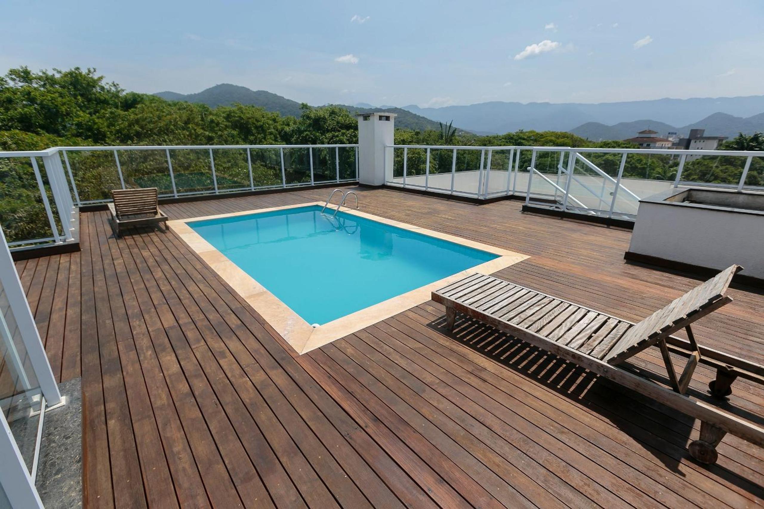 RJI - Apartamentos próximos da praia de Itaguá