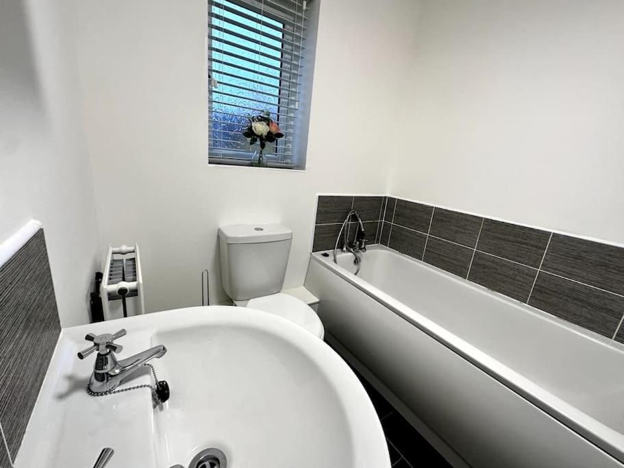 Middlebeck House by Blue Skies Stays view 5
