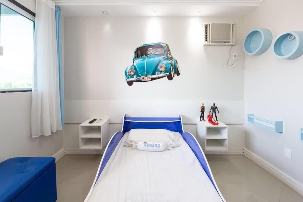 Casa em condomínio com piscina e churrasqueira