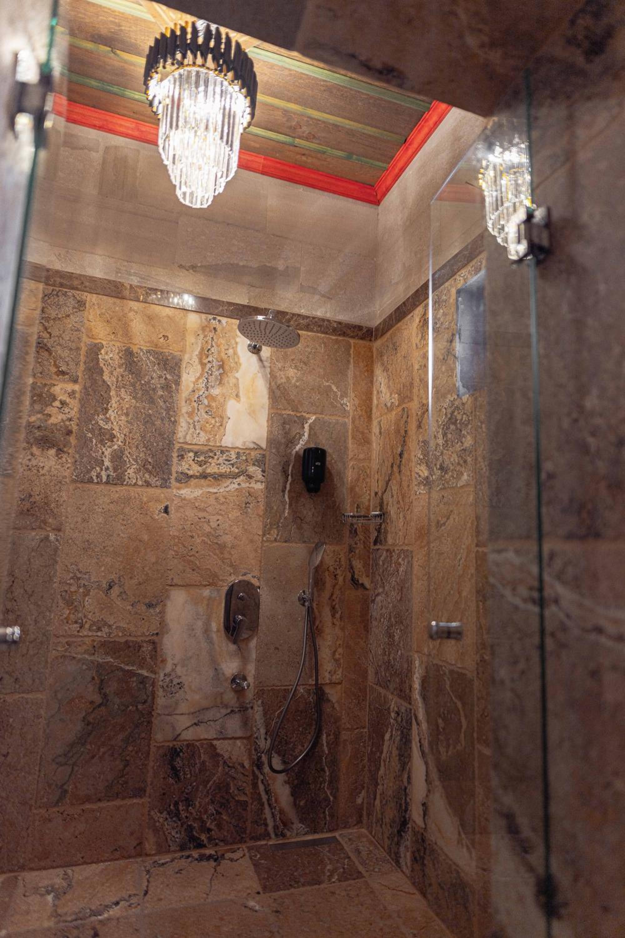 Noah's Ark Cave Hotel - Image 70