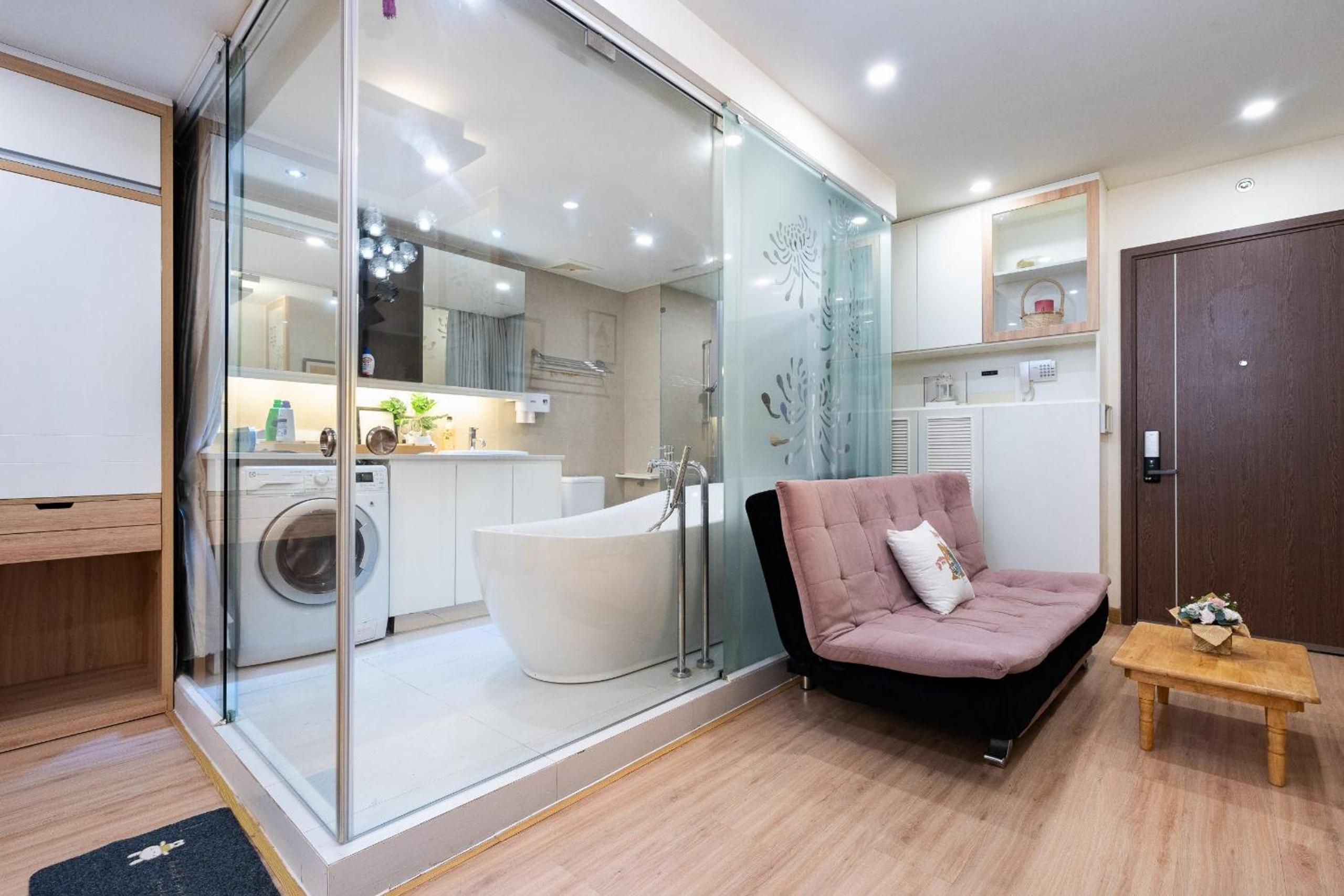 Chill 1BR Lexington with bathtub near Estella, D2