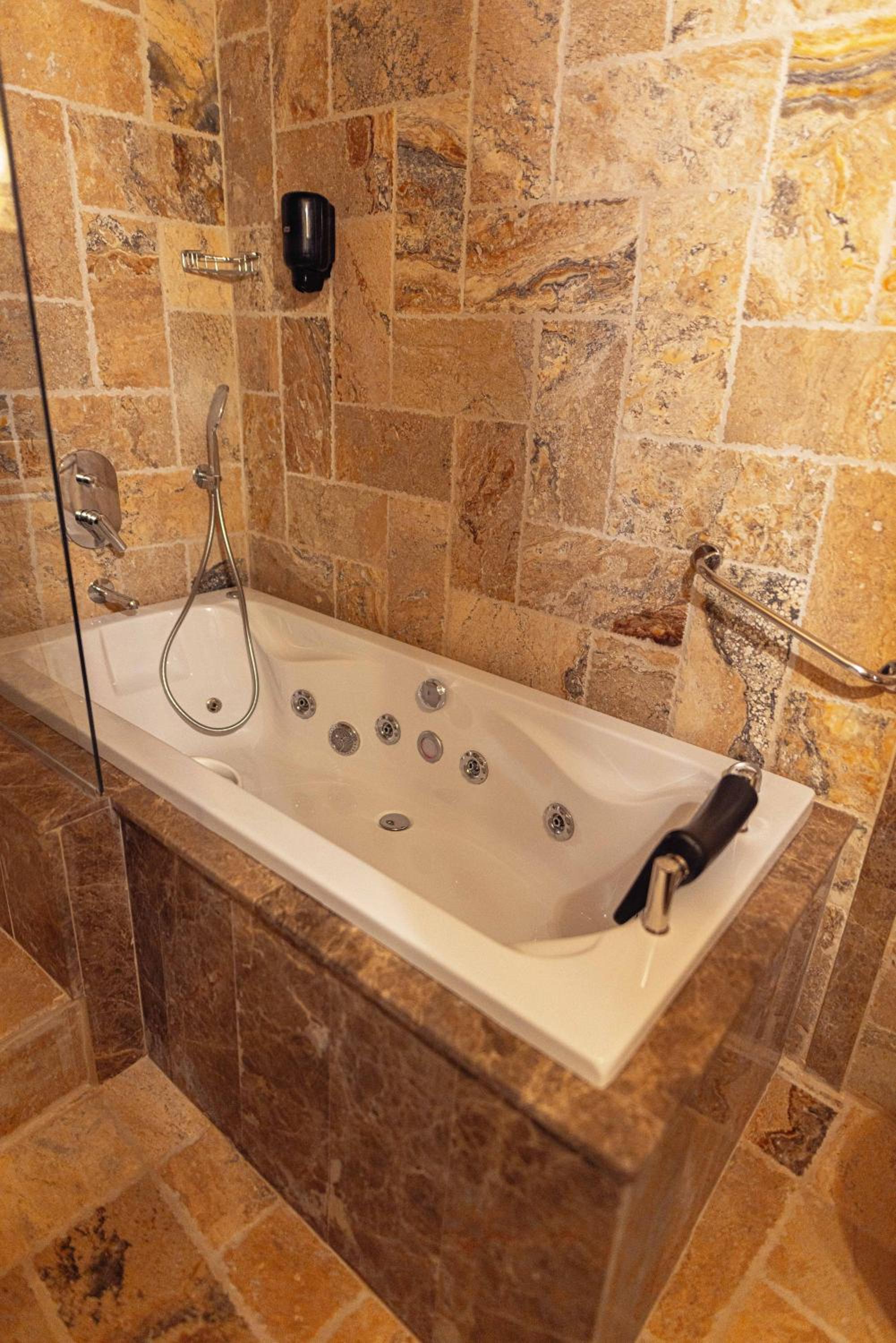 Noah's Ark Cave Hotel - Image 280