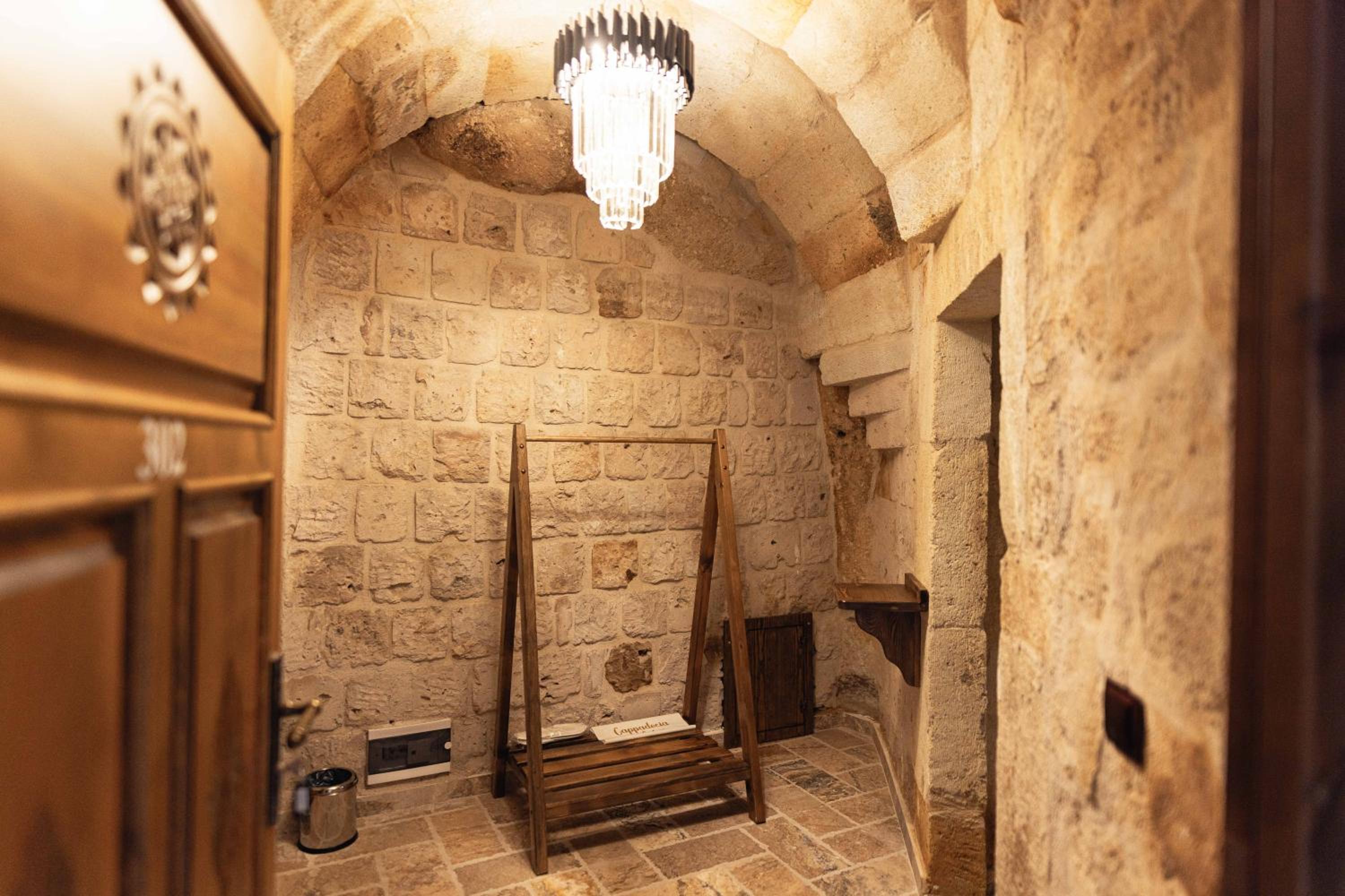 Noah's Ark Cave Hotel - Image 297