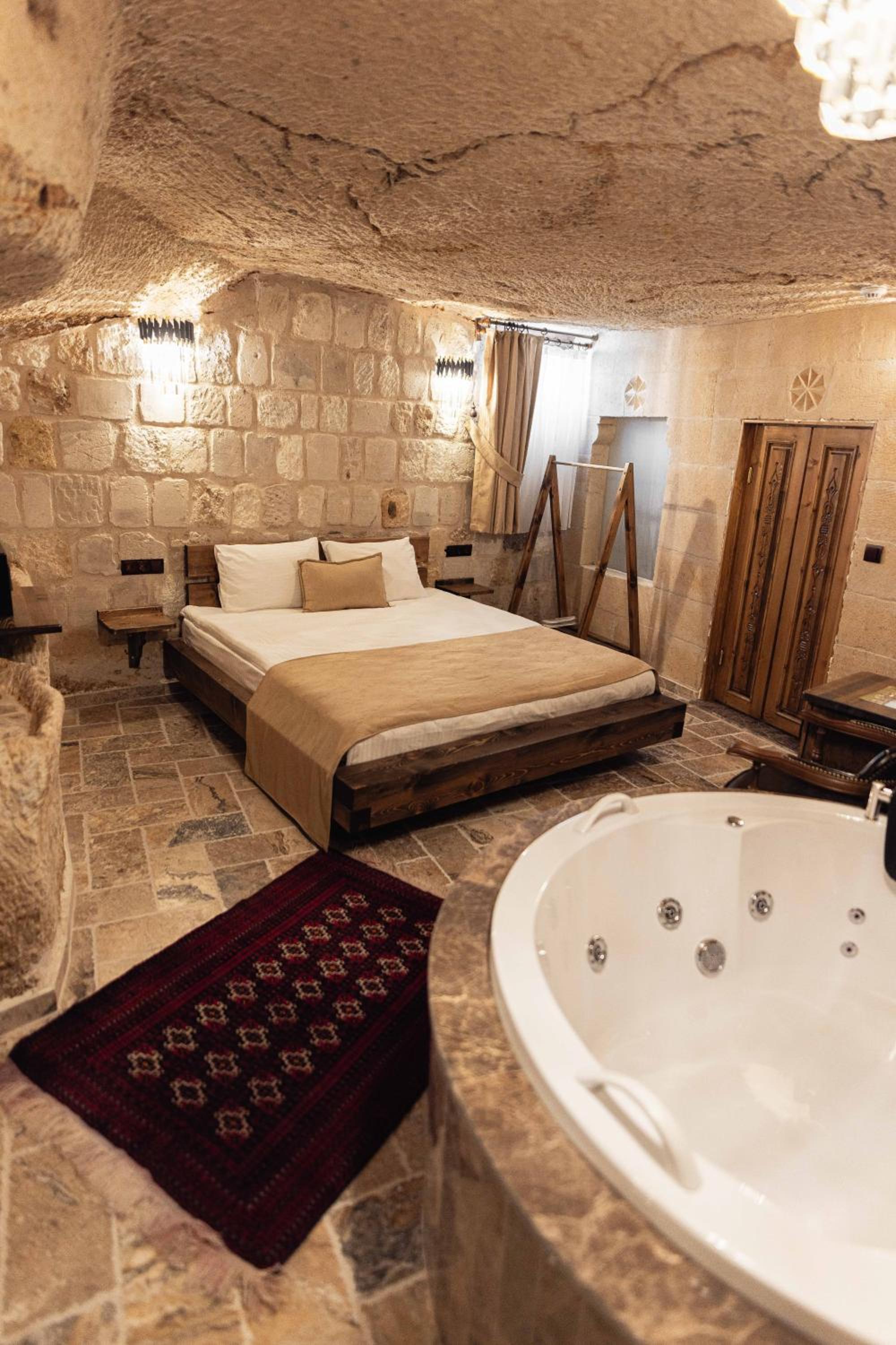Noah's Ark Cave Hotel - Image 298