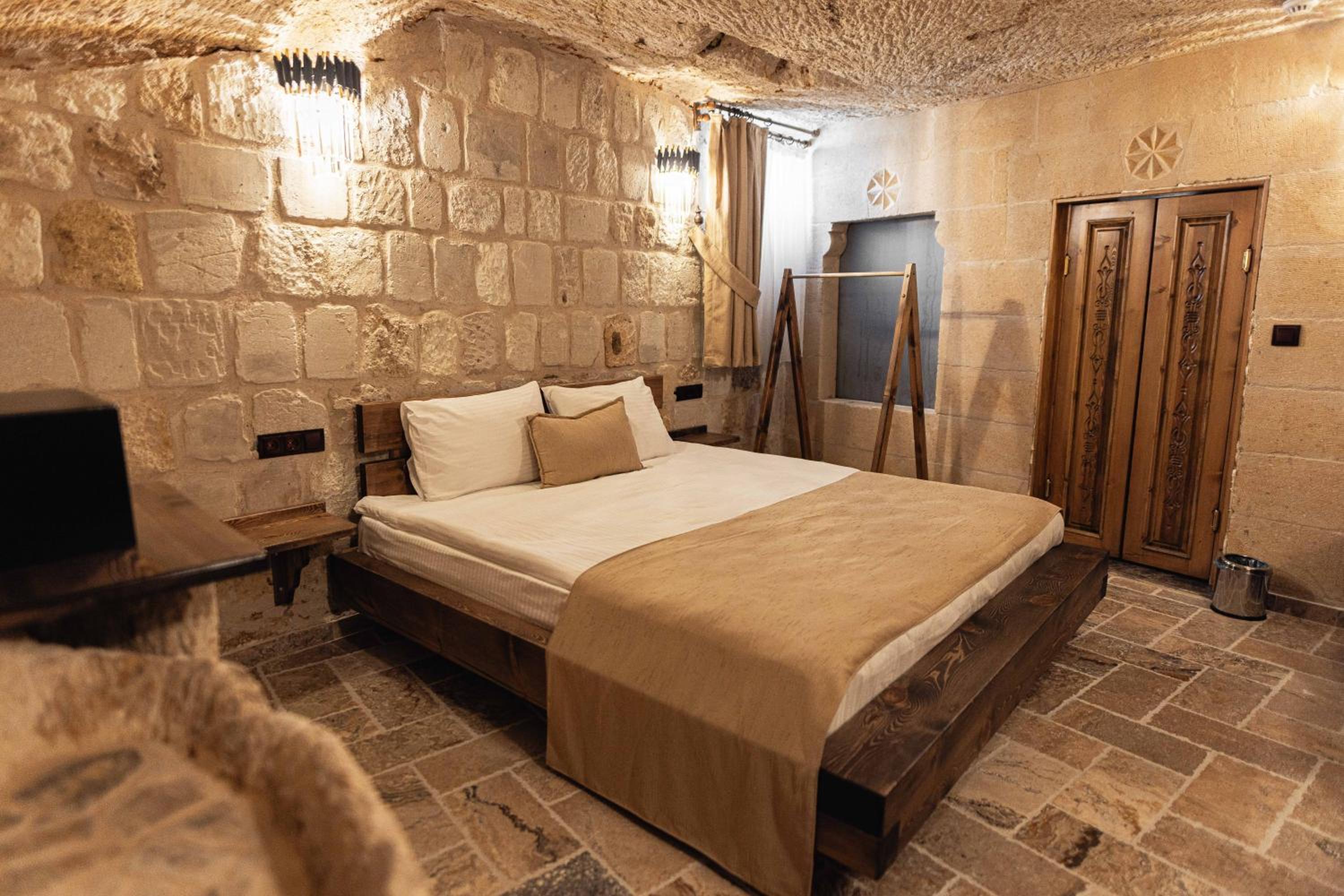 Noah's Ark Cave Hotel - Image 283