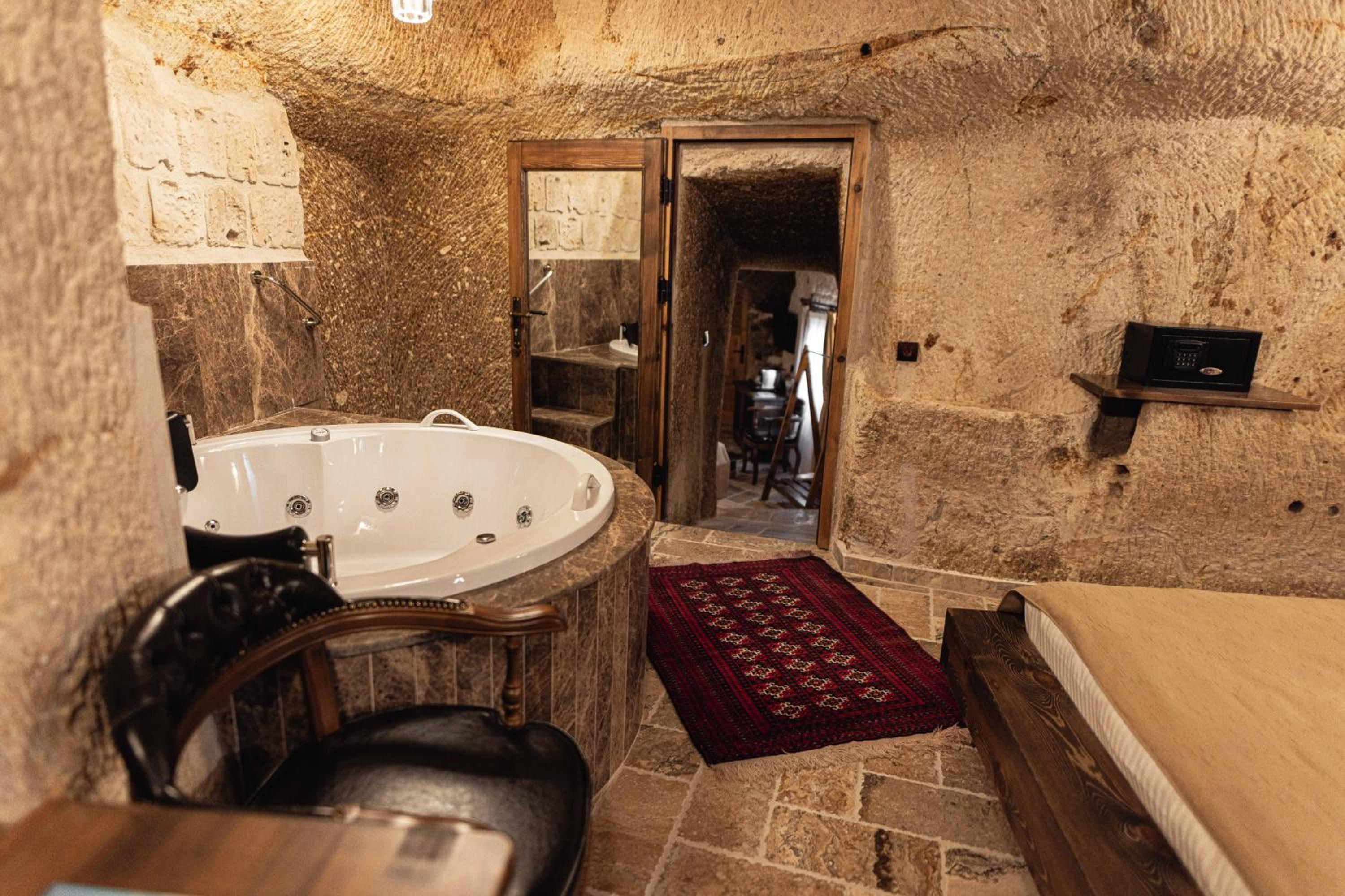 Noah's Ark Cave Hotel - Image 100