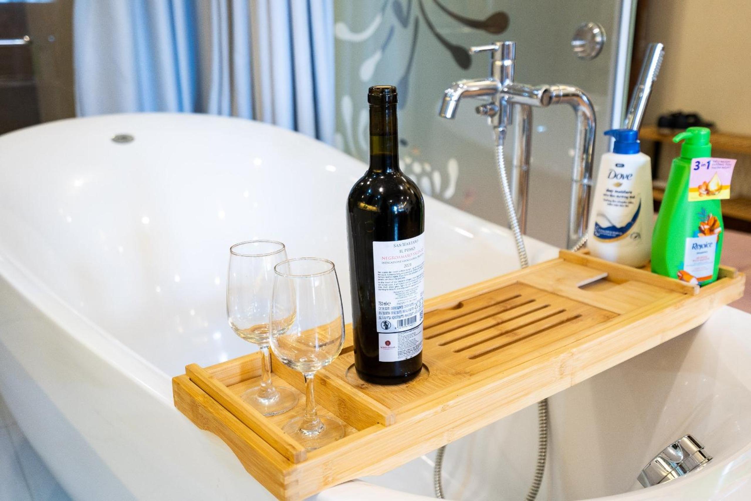 Chill 1BR Lexington with bathtub near Estella, D2