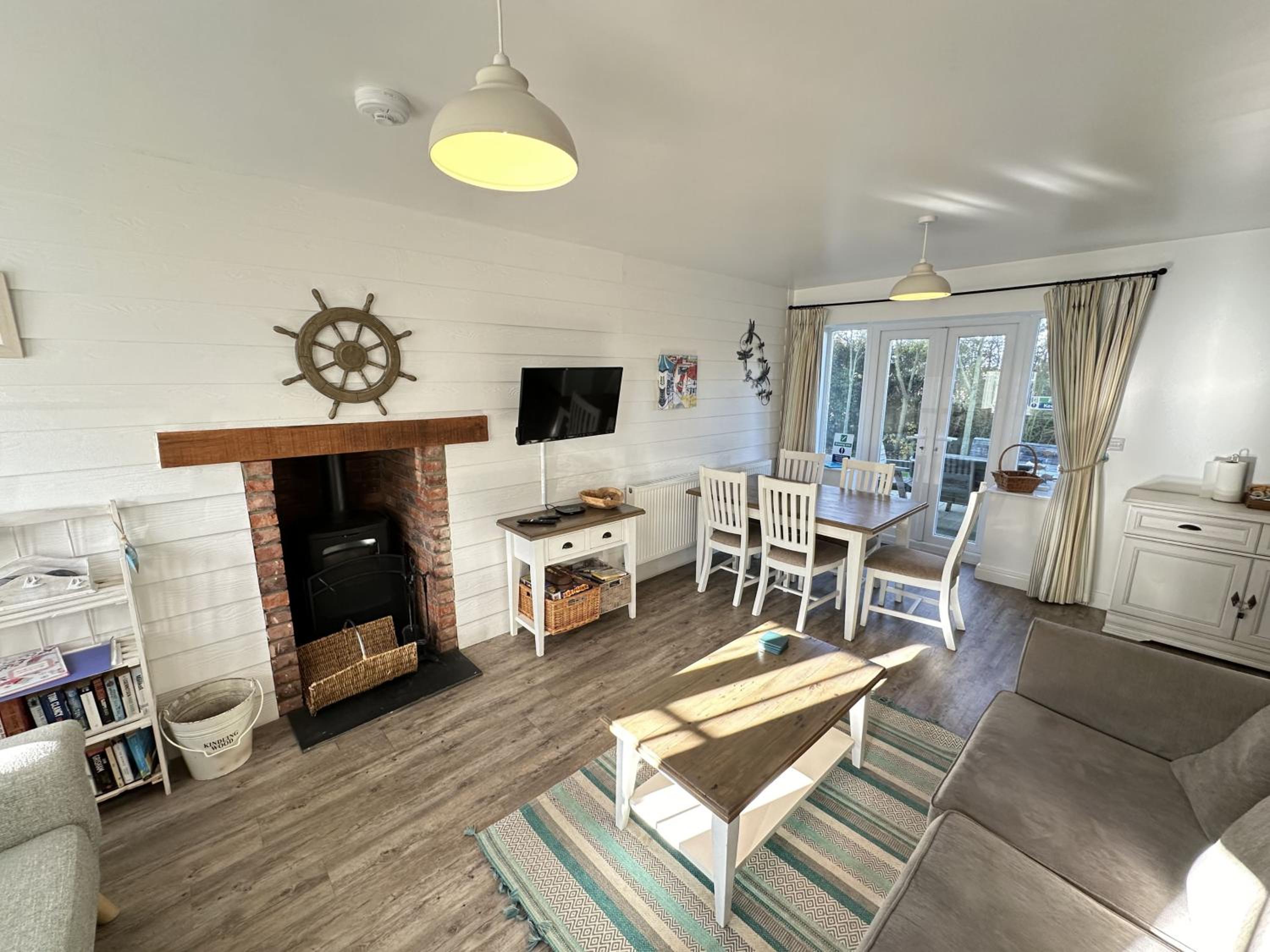 Wren Cottage - Part of the The Bay Filey Holiday Village with pool, gym and direct beach access, pub, restaurant, tennis and meadows walks