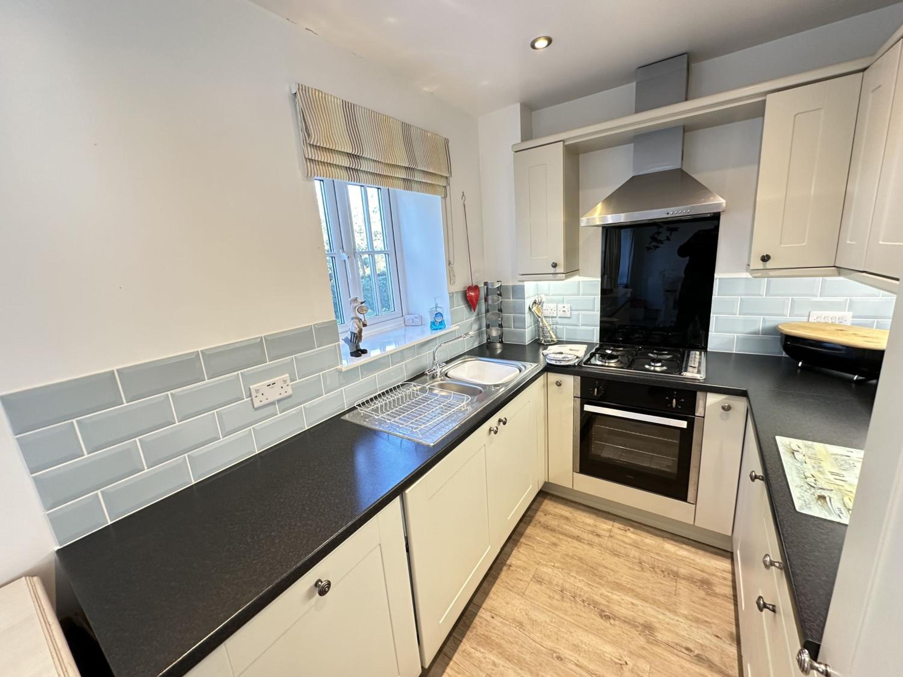 Wren Cottage - Part of the The Bay Filey Holiday Village with pool, gym and direct beach access, pub, restaurant, tennis and meadows walks
