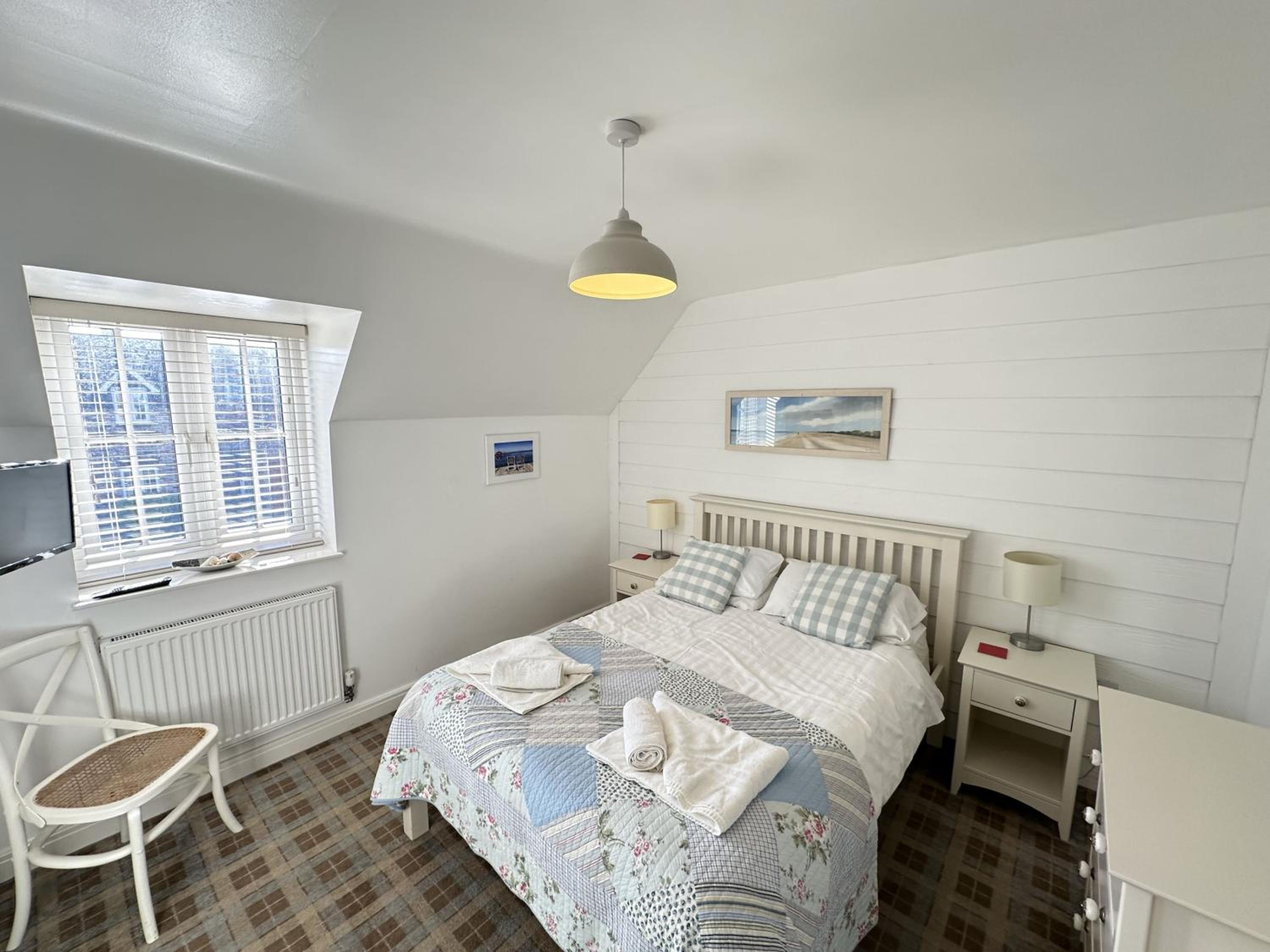 Wren Cottage - Part of the The Bay Filey Holiday Village with pool, gym and direct beach access, pub, restaurant, tennis and meadows walks