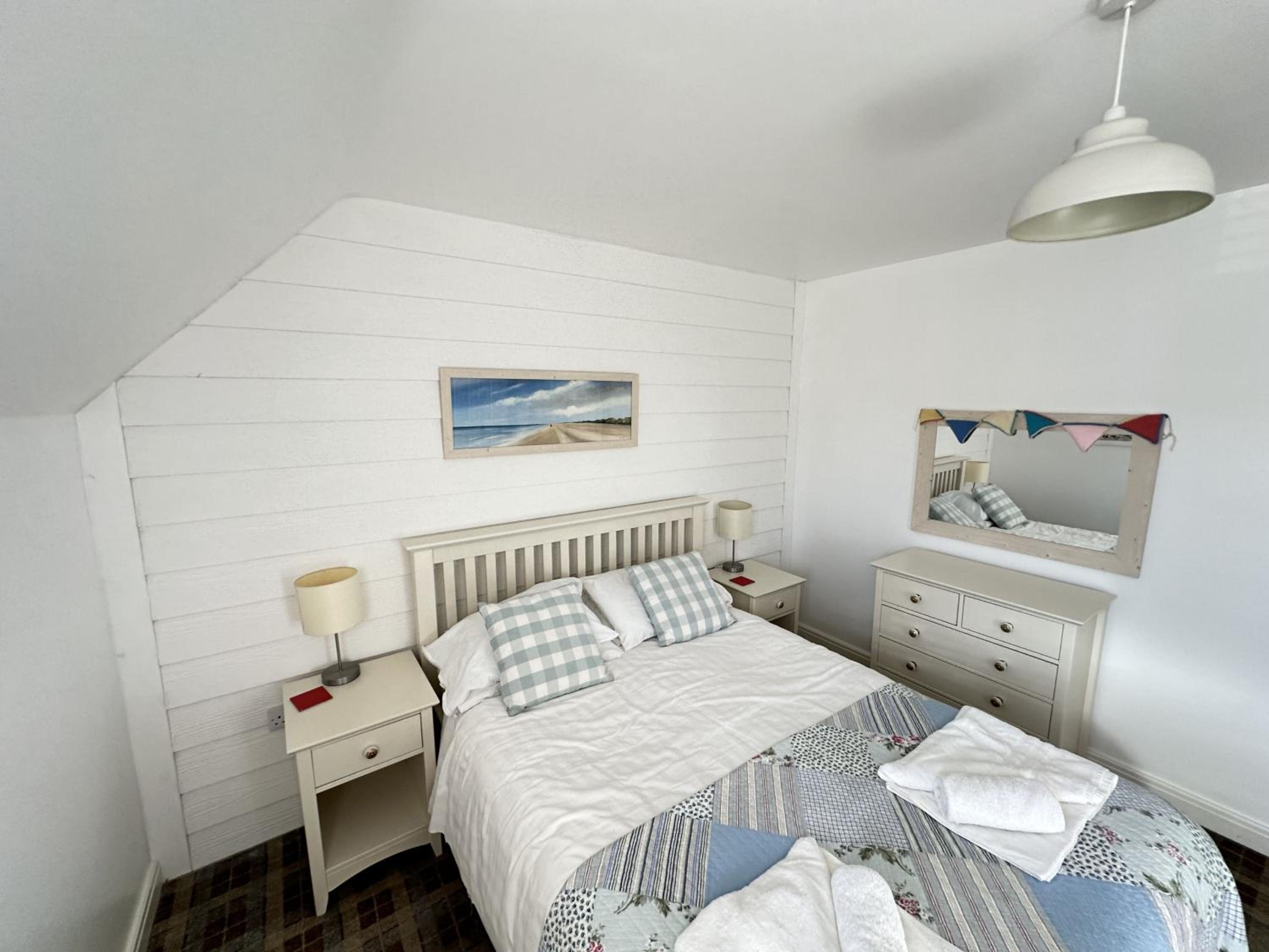 Wren Cottage - Part of the The Bay Filey Holiday Village with pool, gym and direct beach access, pub, restaurant, tennis and meadows walks