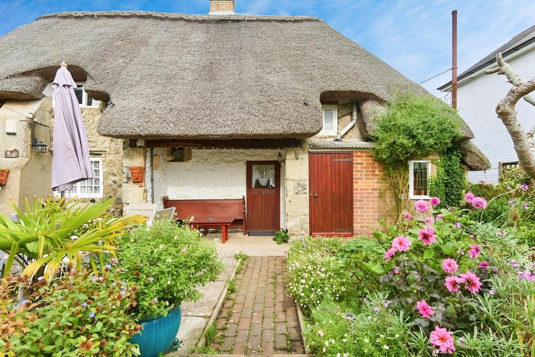Ye Olde Cottage view 3