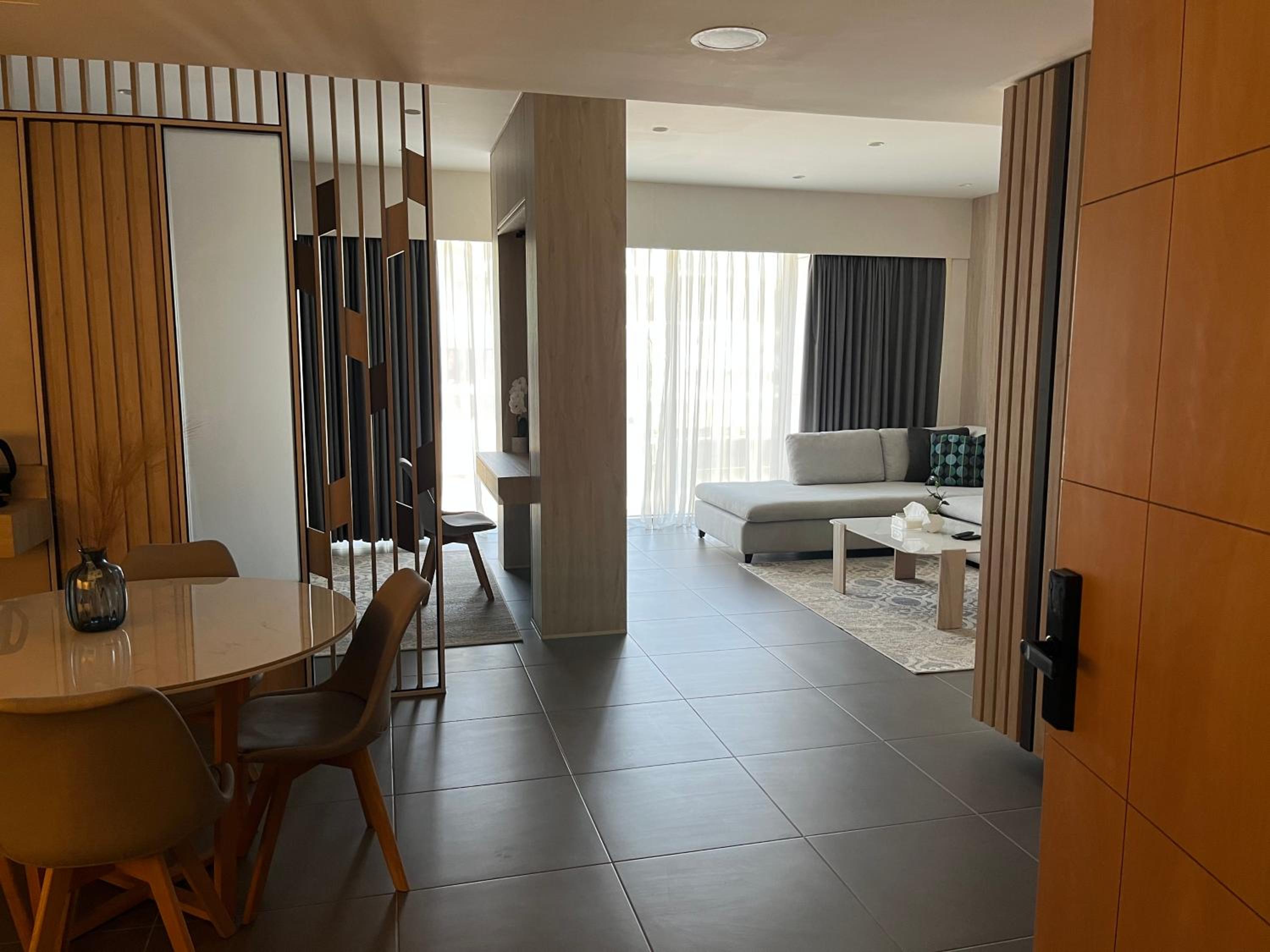 DAMAC Luxury new 1 bedroom apartment view 4