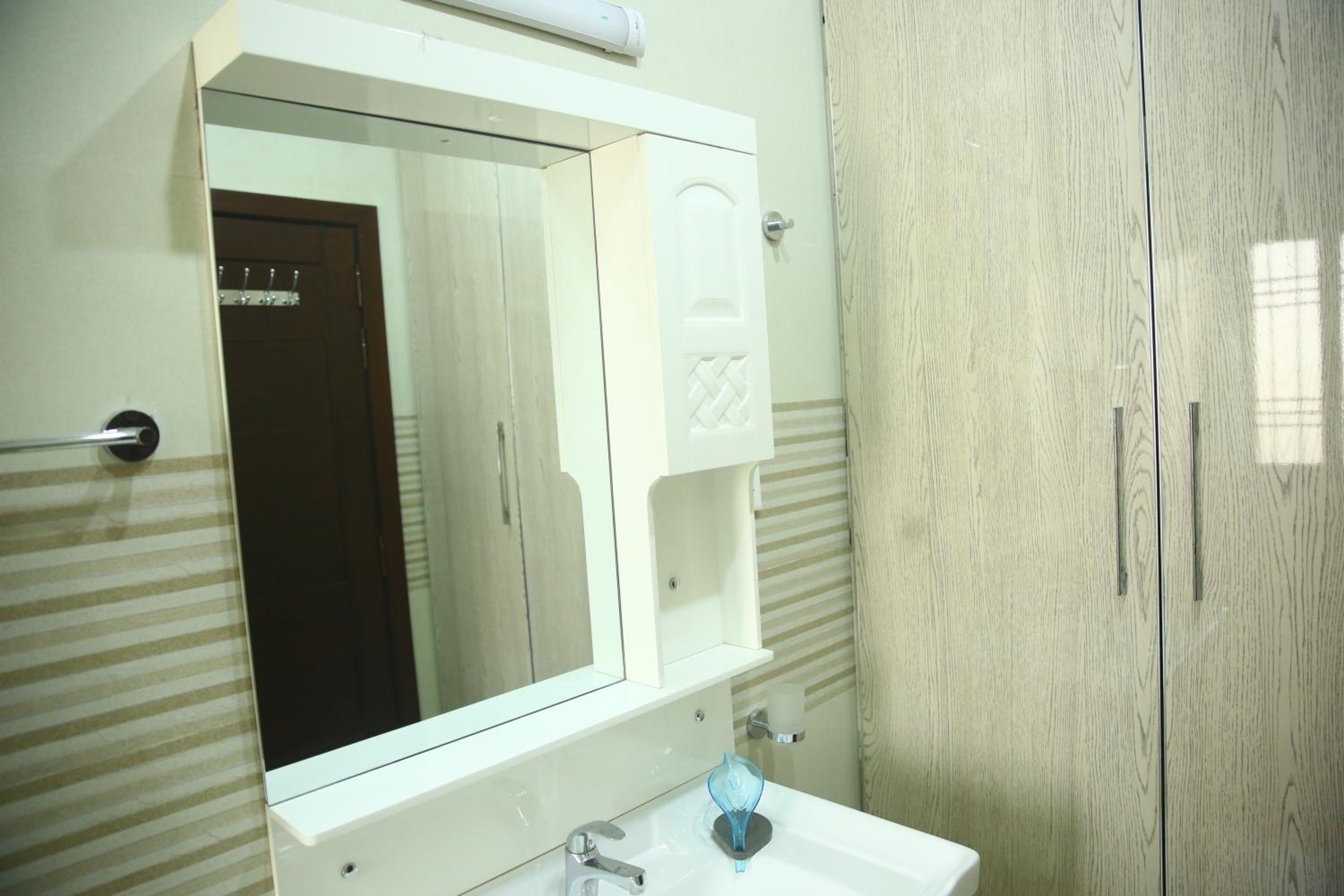 Gulberg Suites