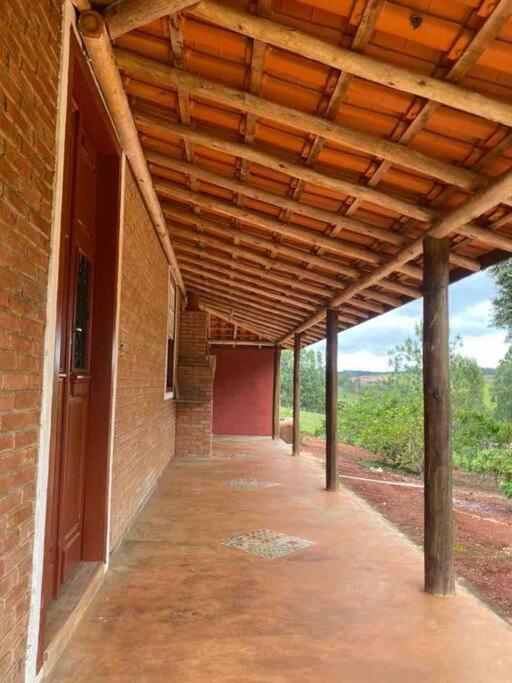Sítio com Natureza , piscina e campo de areia em Cruzília