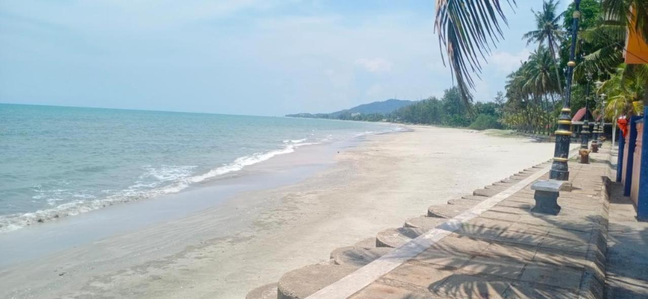 Homestay Pantai Batu Hitam Kuantan view 3