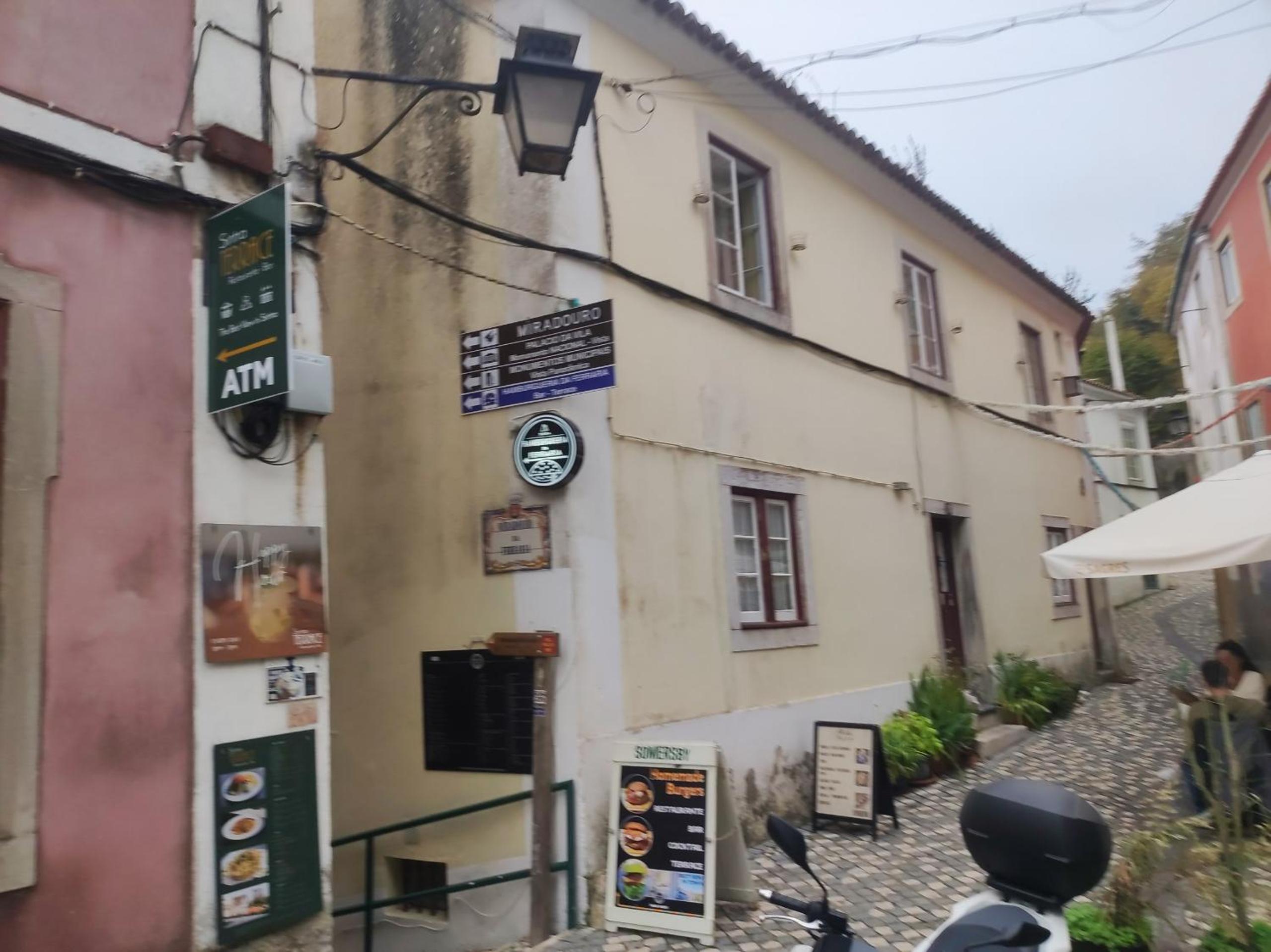 Sintra, T2 in historic center with Palace views, Sintra view 2