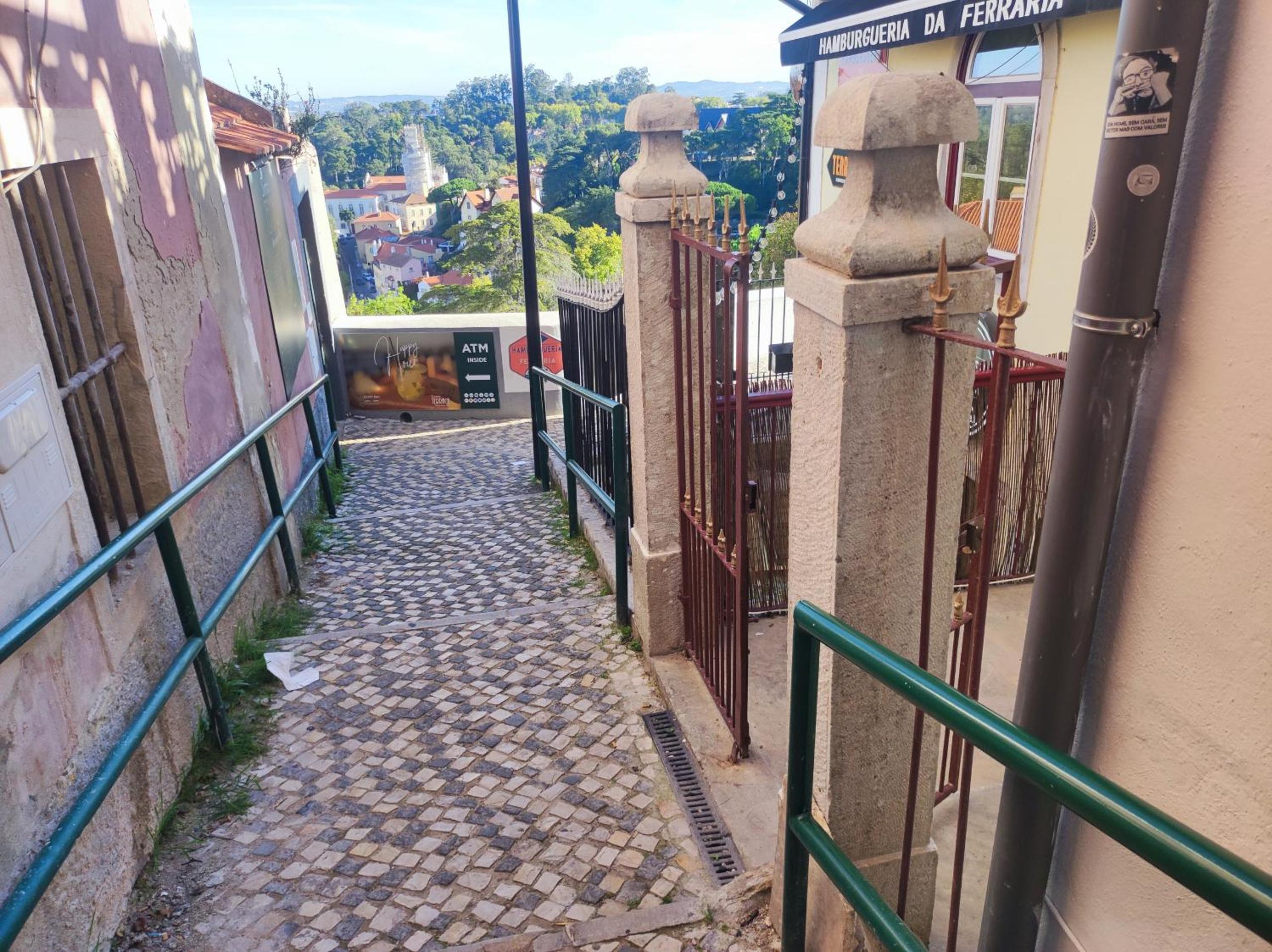 Sintra, T2 in historic center with Palace views, Sintra view 3