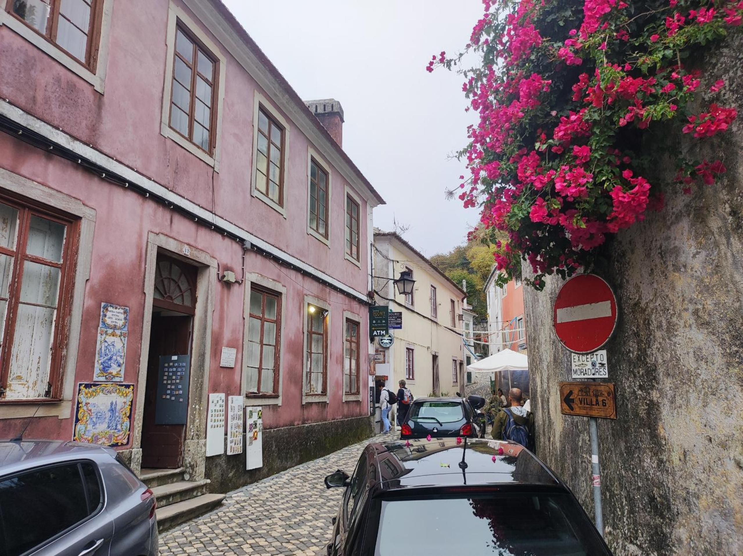 Sintra, T2 in historic center with Palace views, Sintra view 4