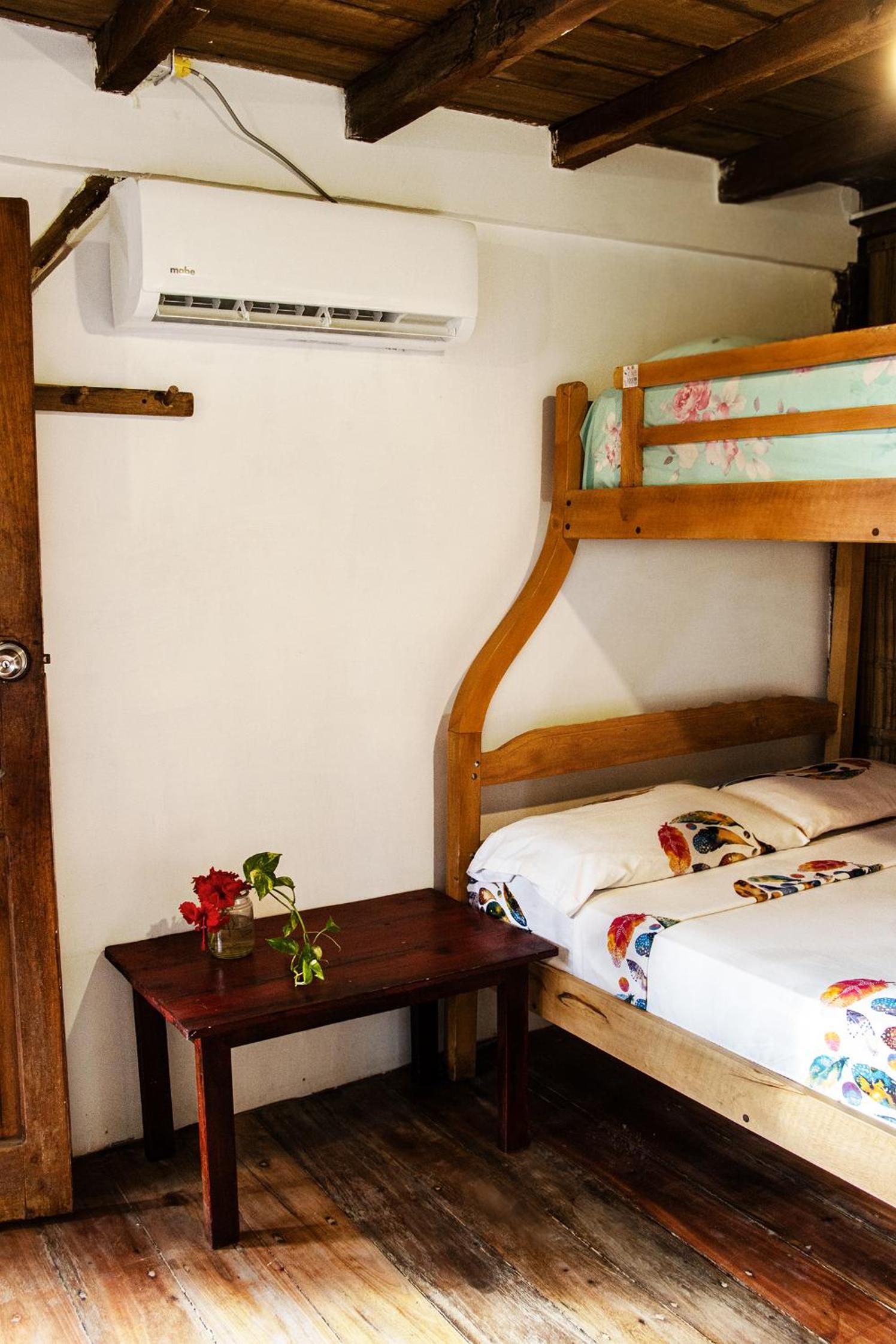 Hostal Olmito Canoa