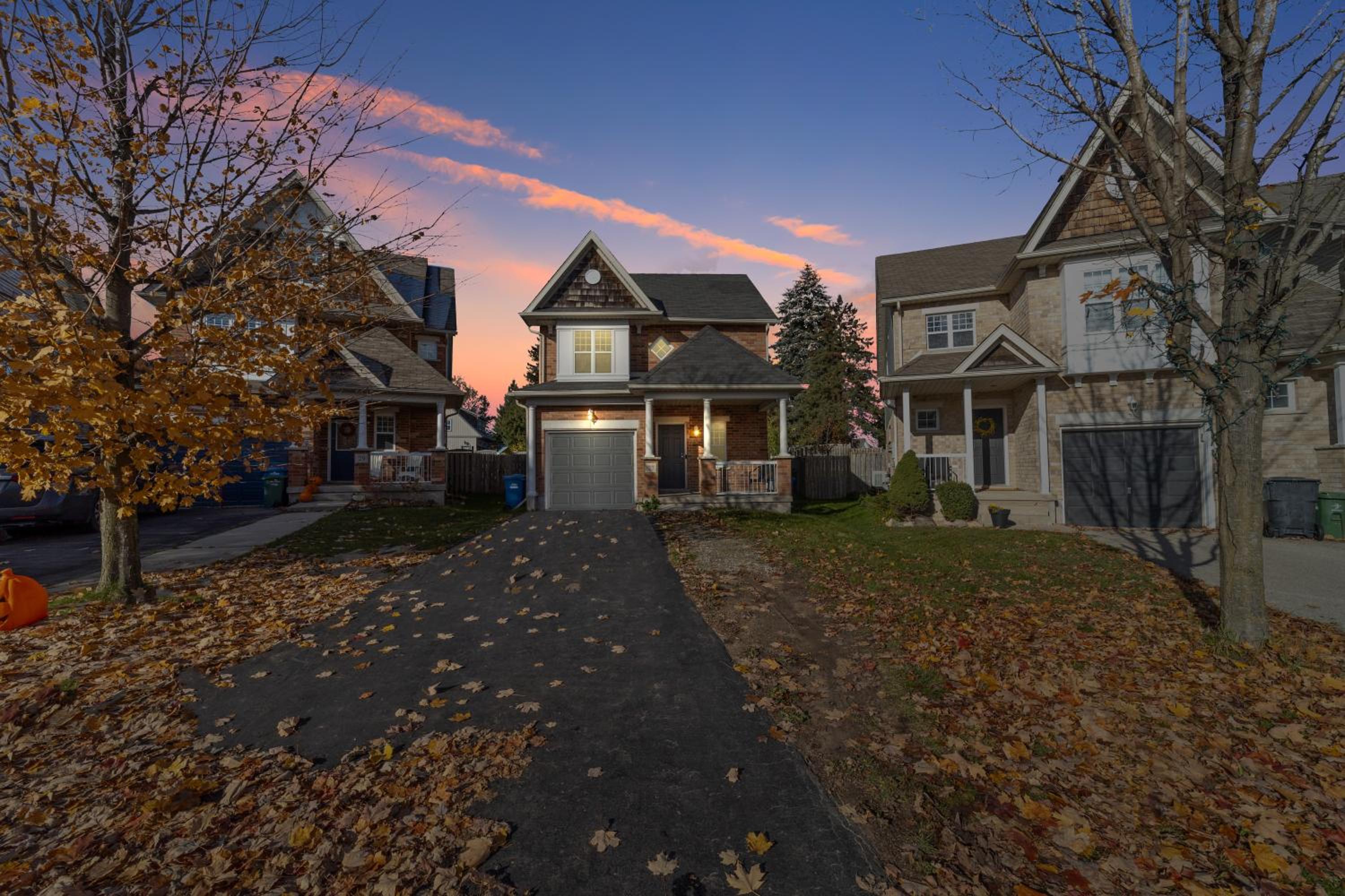 Guelph Vacations - Hanlon Creek Gem Close To U Of G 3 Bedroom - Property Image 3