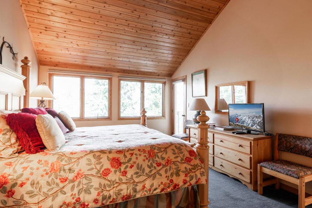 Townsend Place by Vail Realty