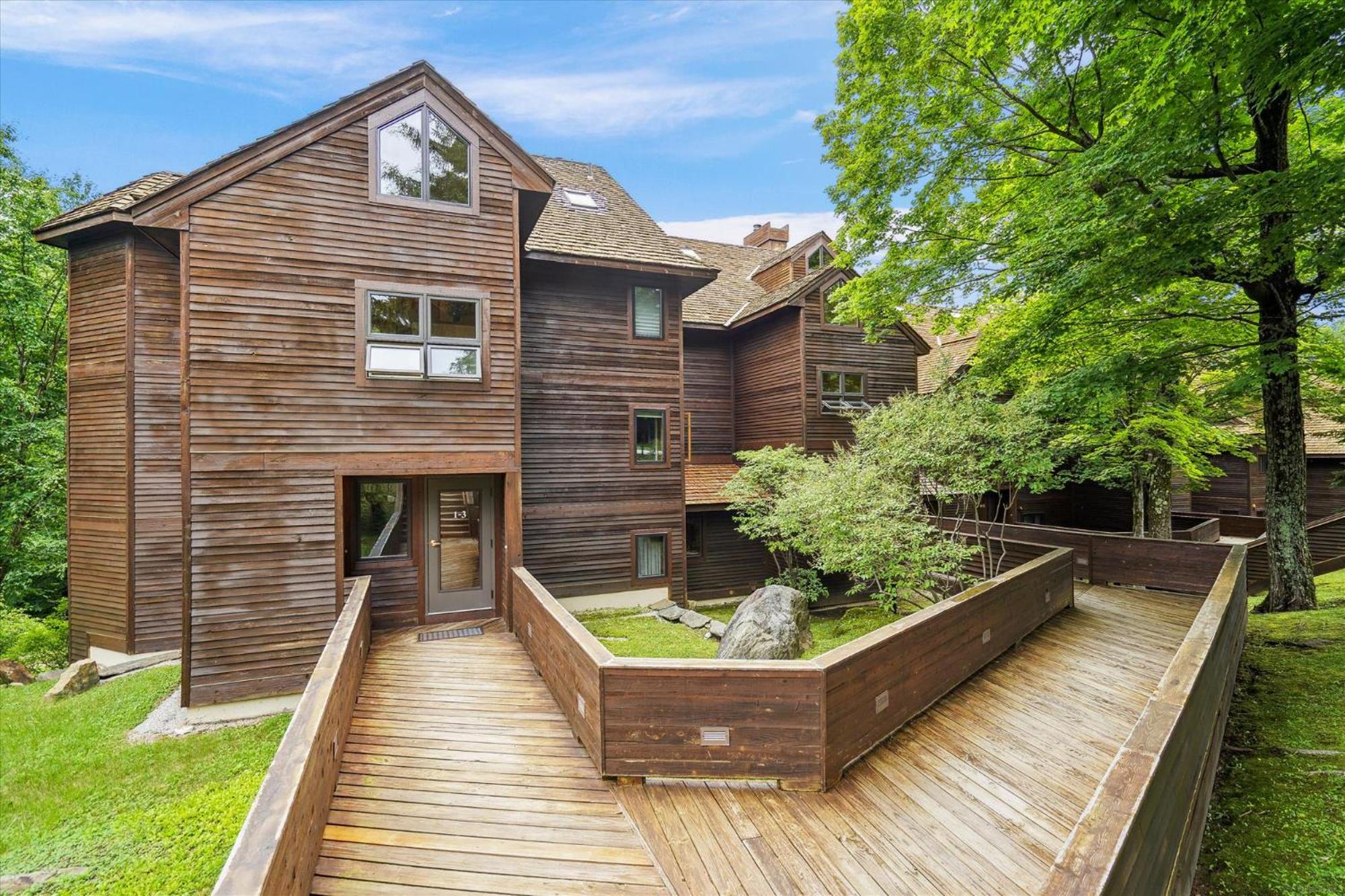 Hotel Highridge B14 Enjoy the view ski back trail shuttle service sports center - Image 1