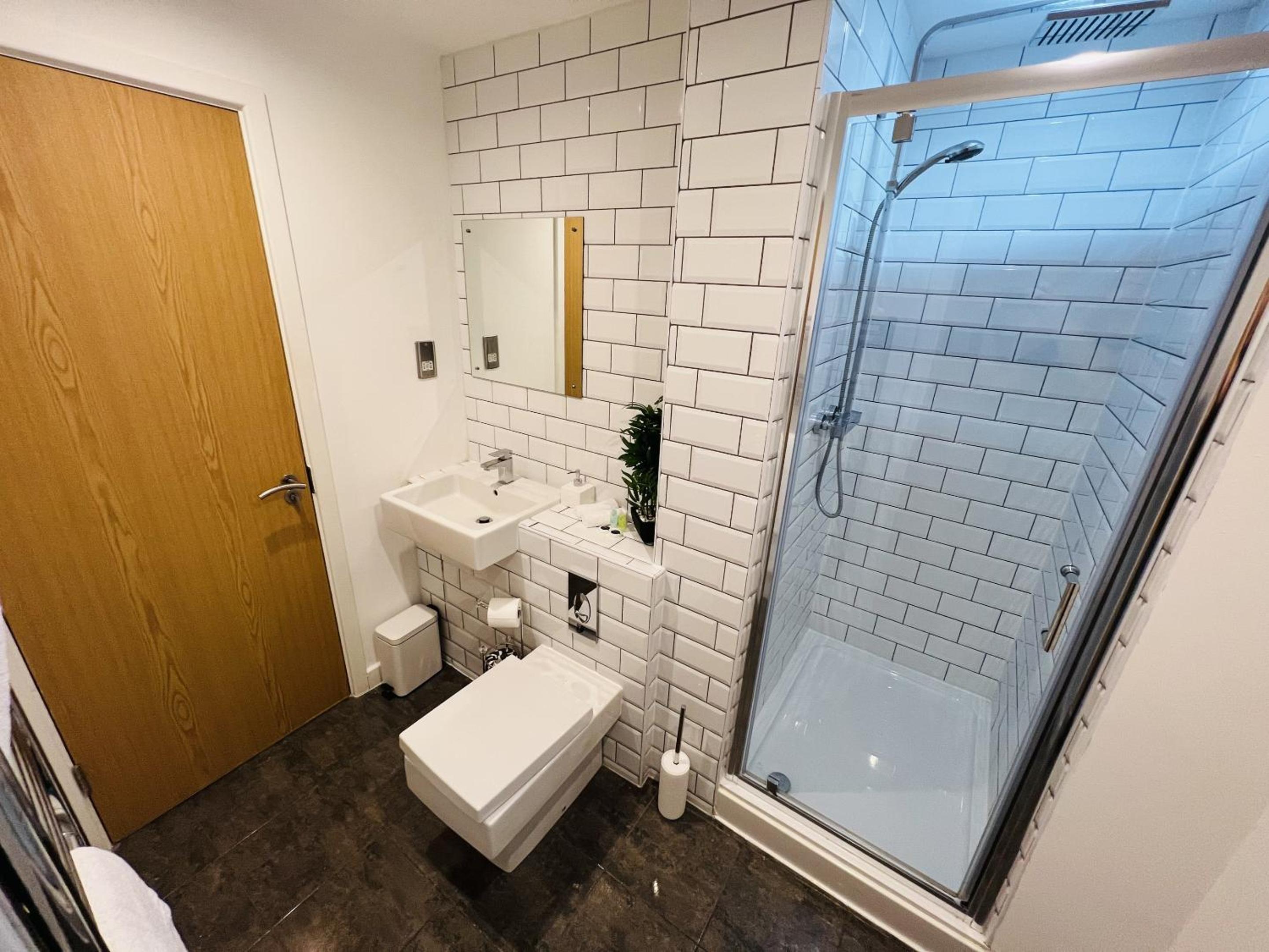 Lock Side Apartment Birmingham