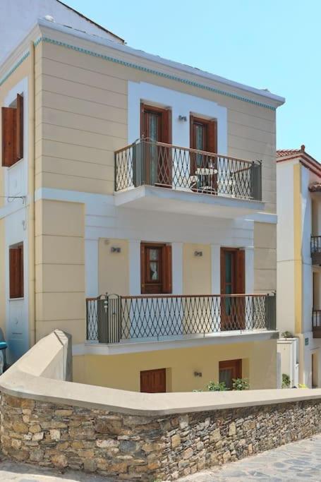 RODIANNA HOUSE photo 5