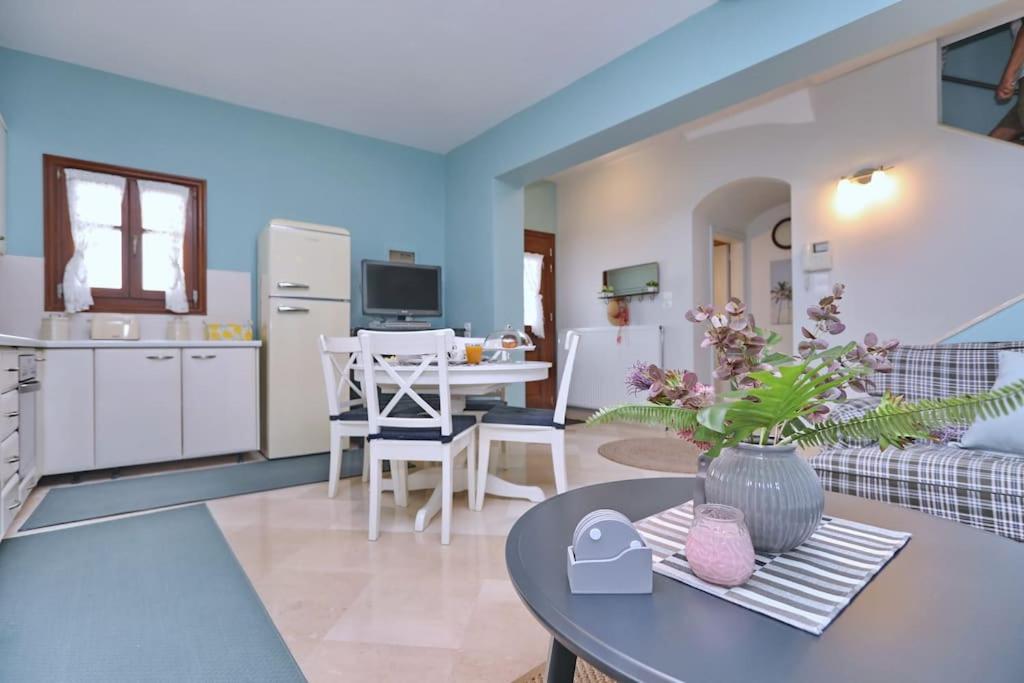 RODIANNA HOUSE
