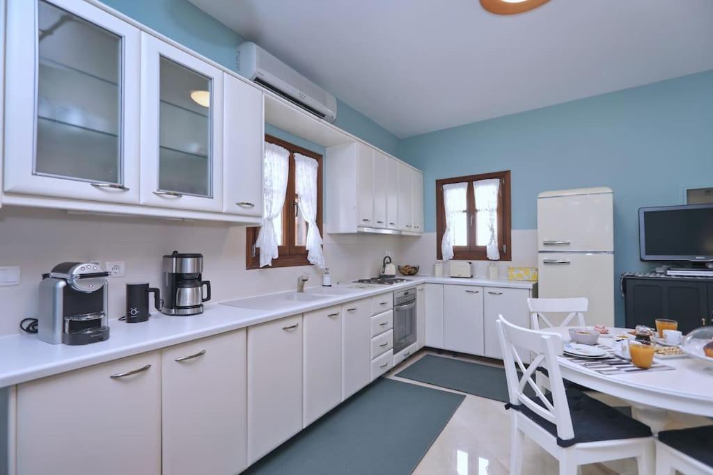 RODIANNA HOUSE